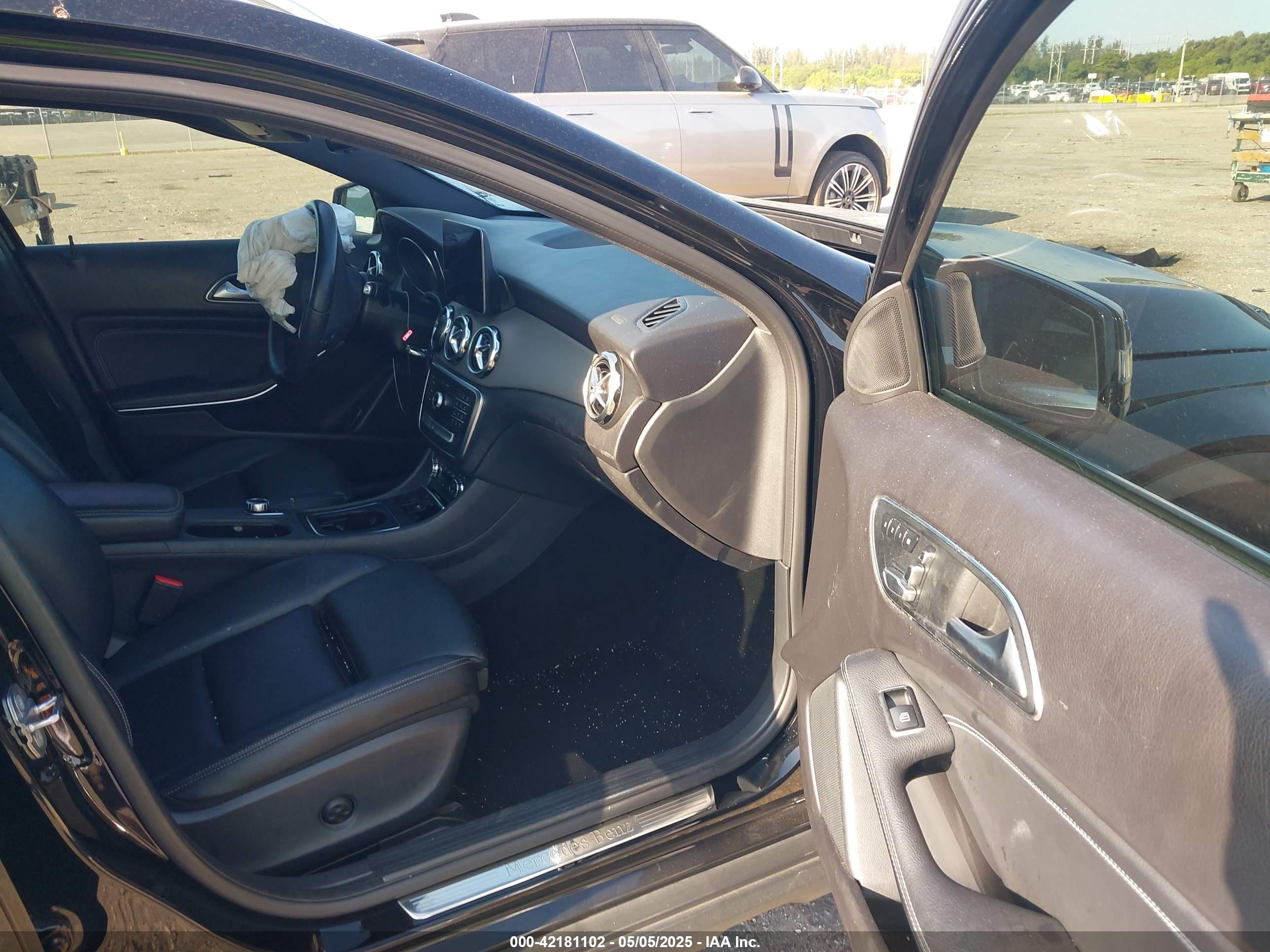 MERCEDES-BENZ GLA image 5