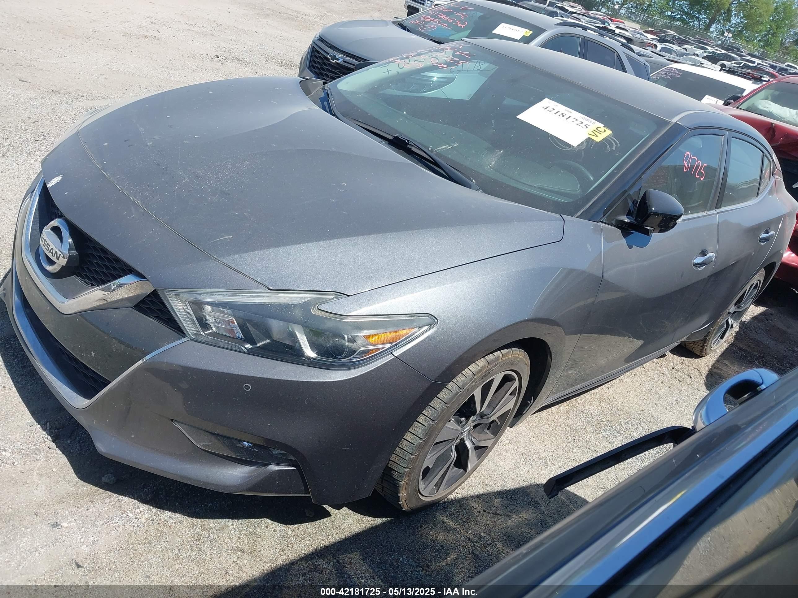 NISSAN MAXIMA image 2