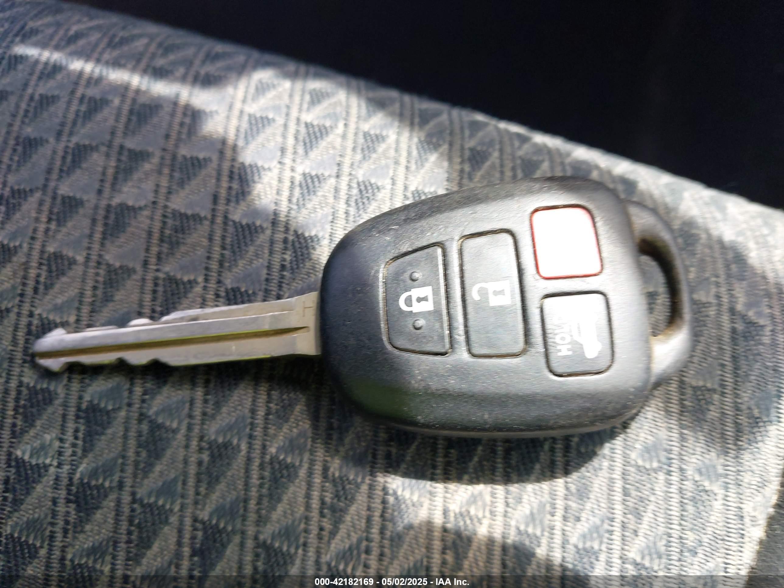 TOYOTA CAMRY image 11