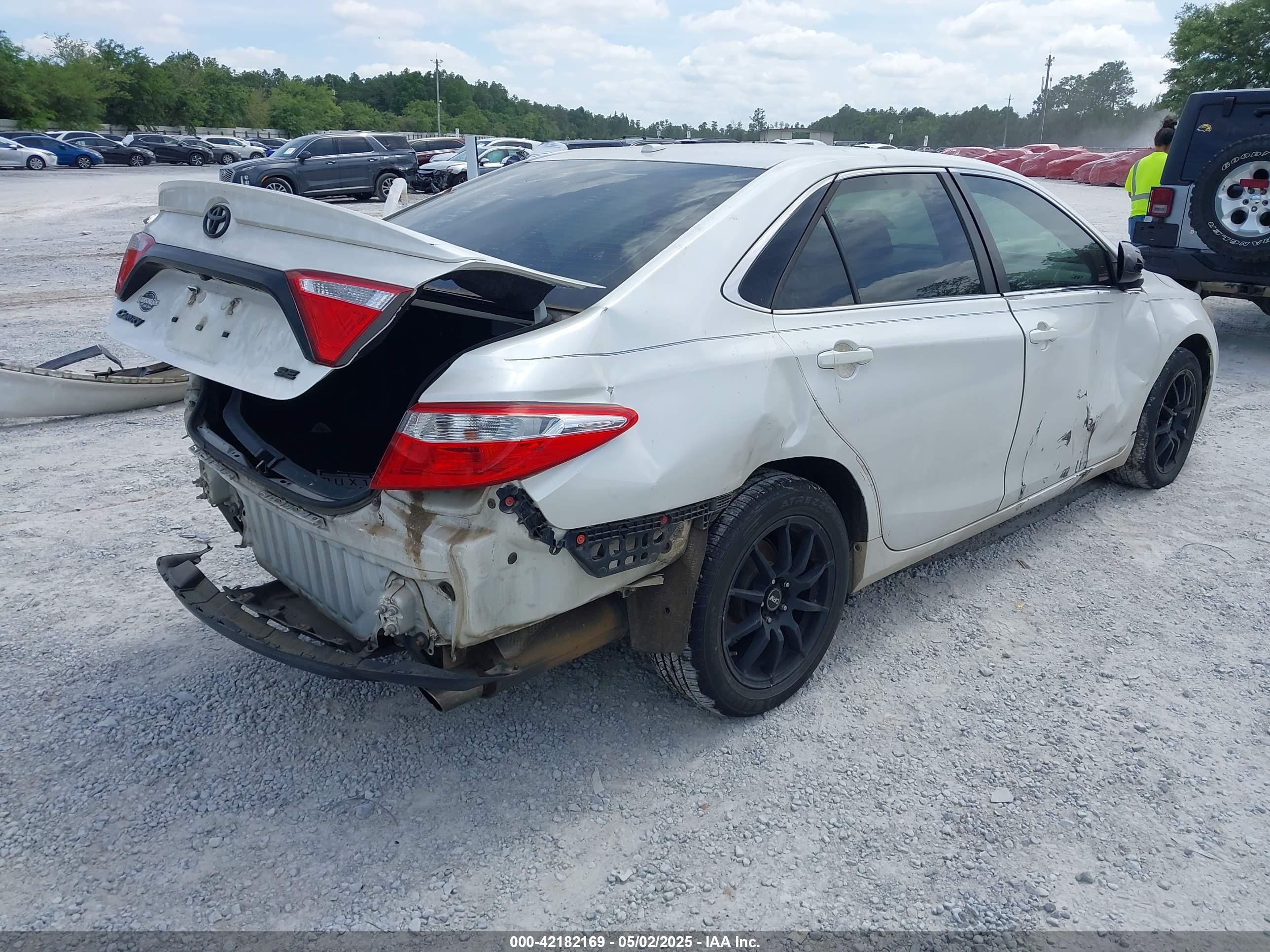 TOYOTA CAMRY image 4