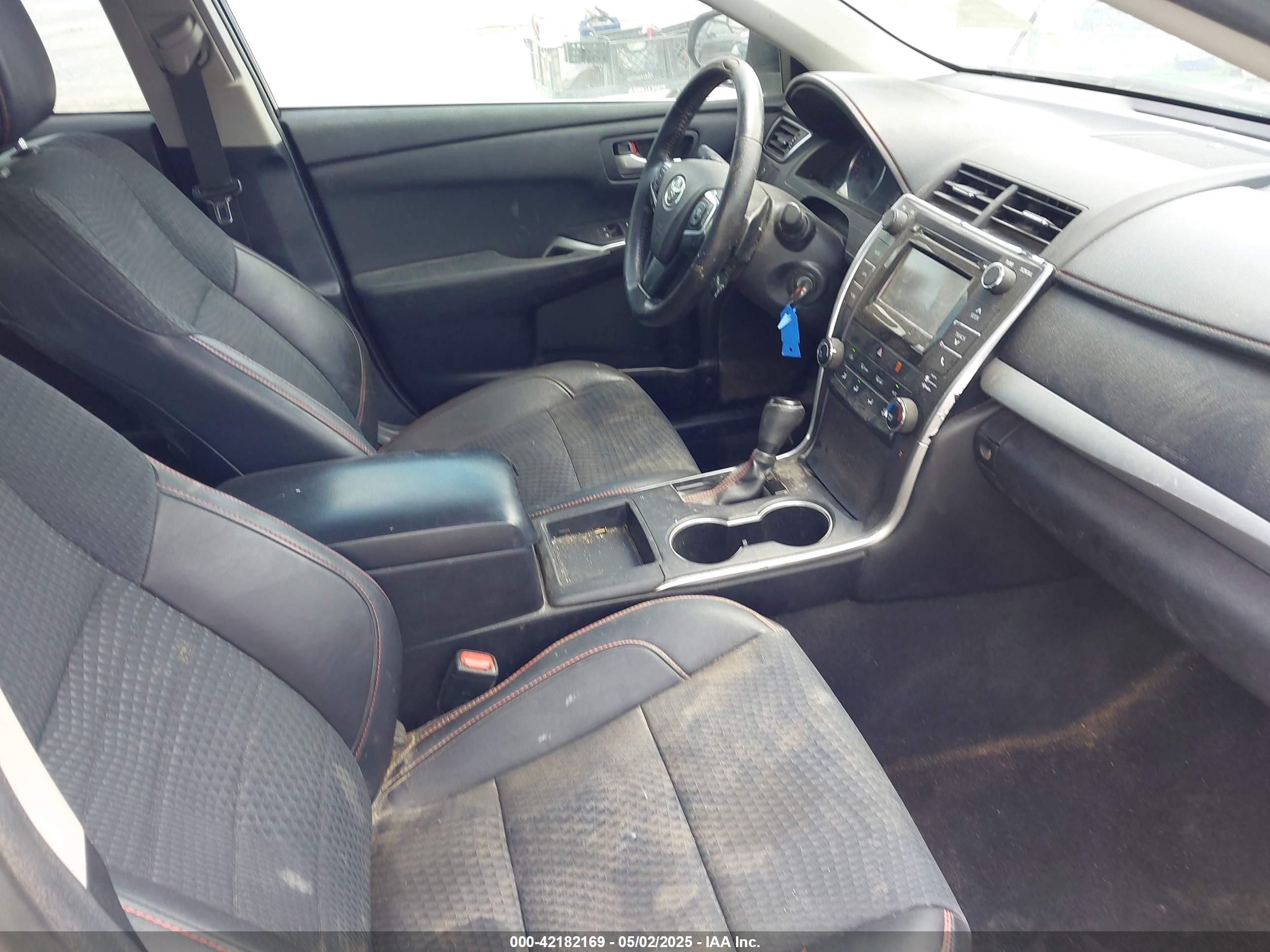 TOYOTA CAMRY image 5