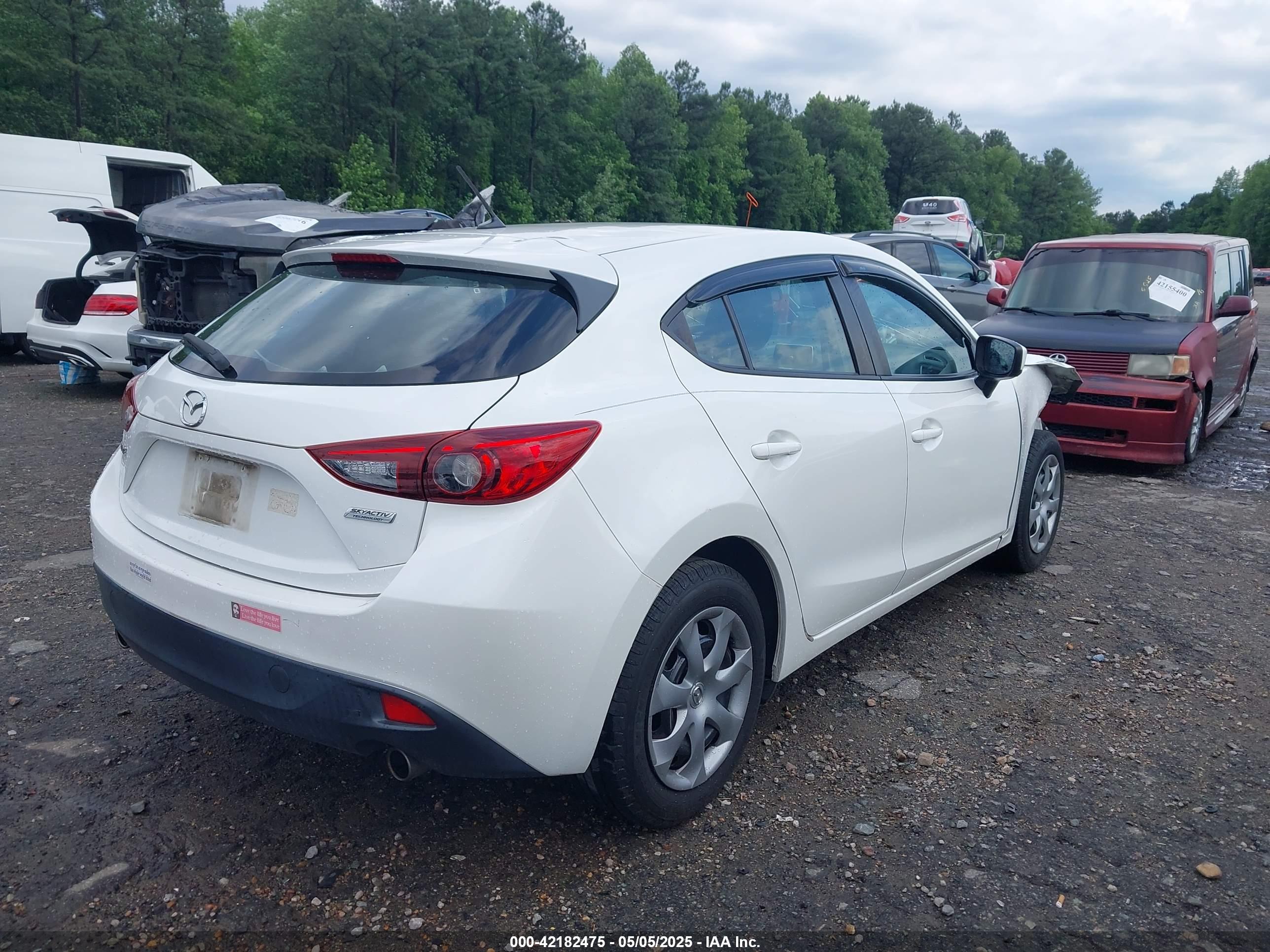 MAZDA MAZDA3 image 4