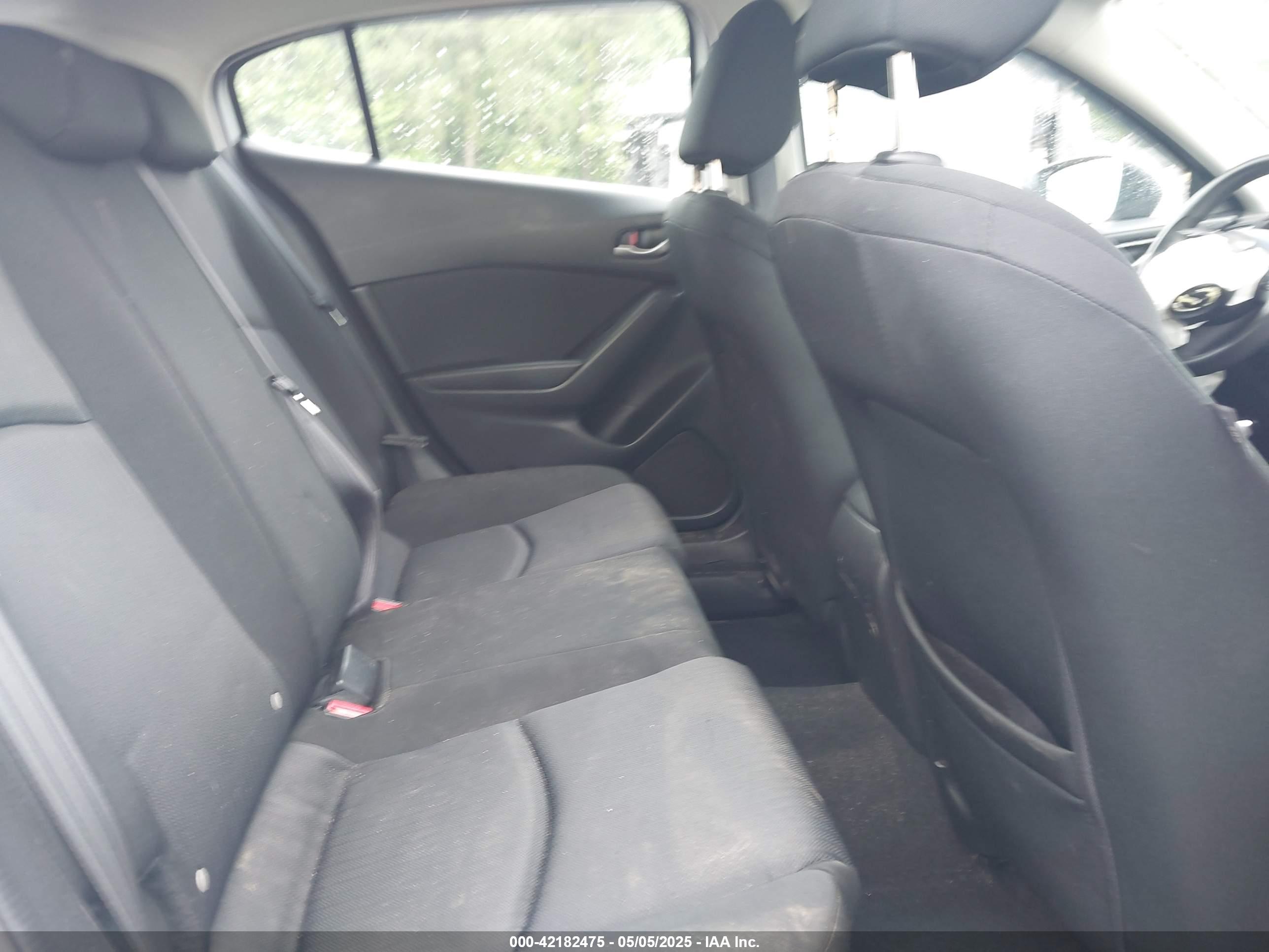 MAZDA MAZDA3 image 8