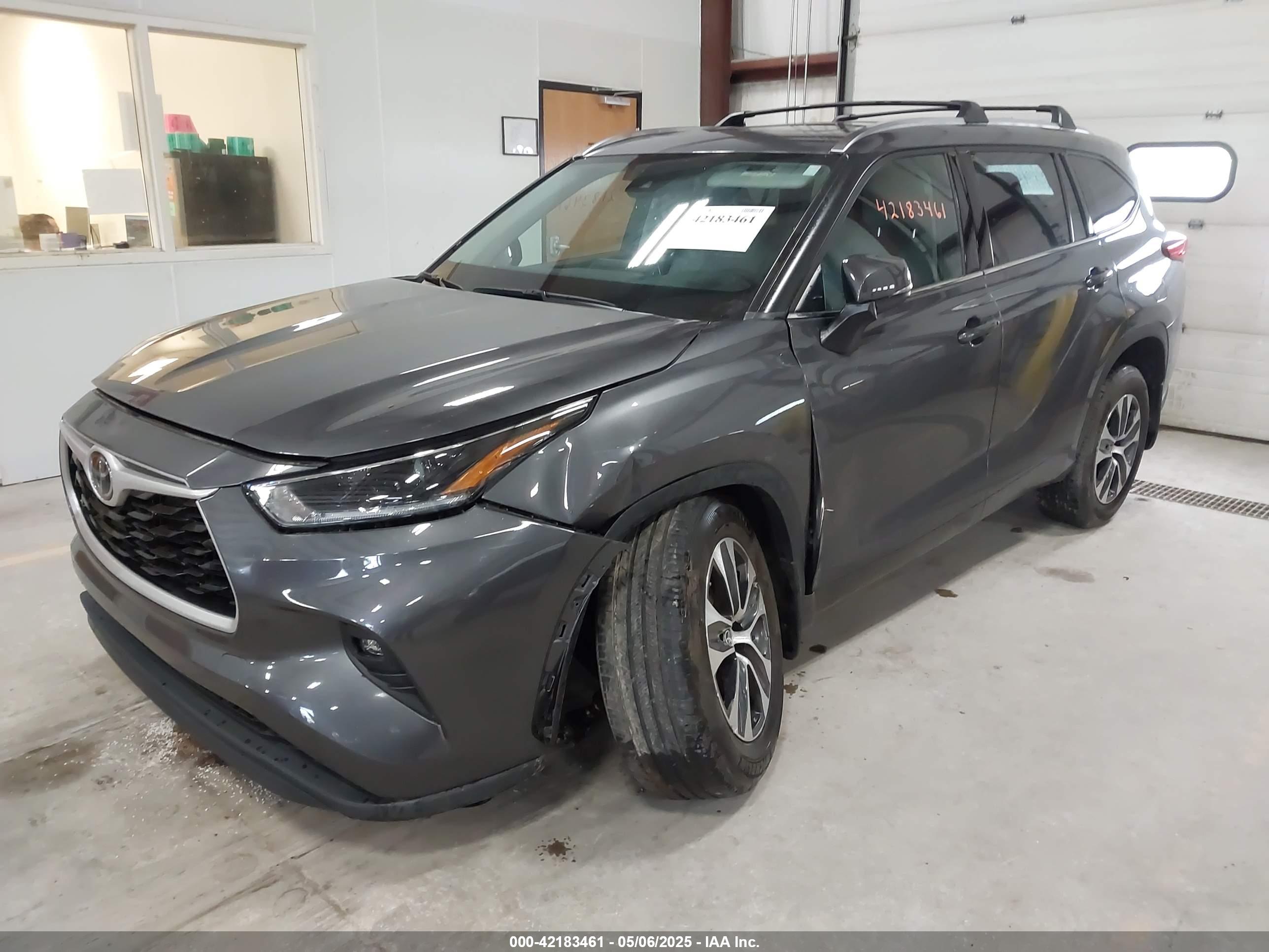 TOYOTA HIGHLANDER image 2