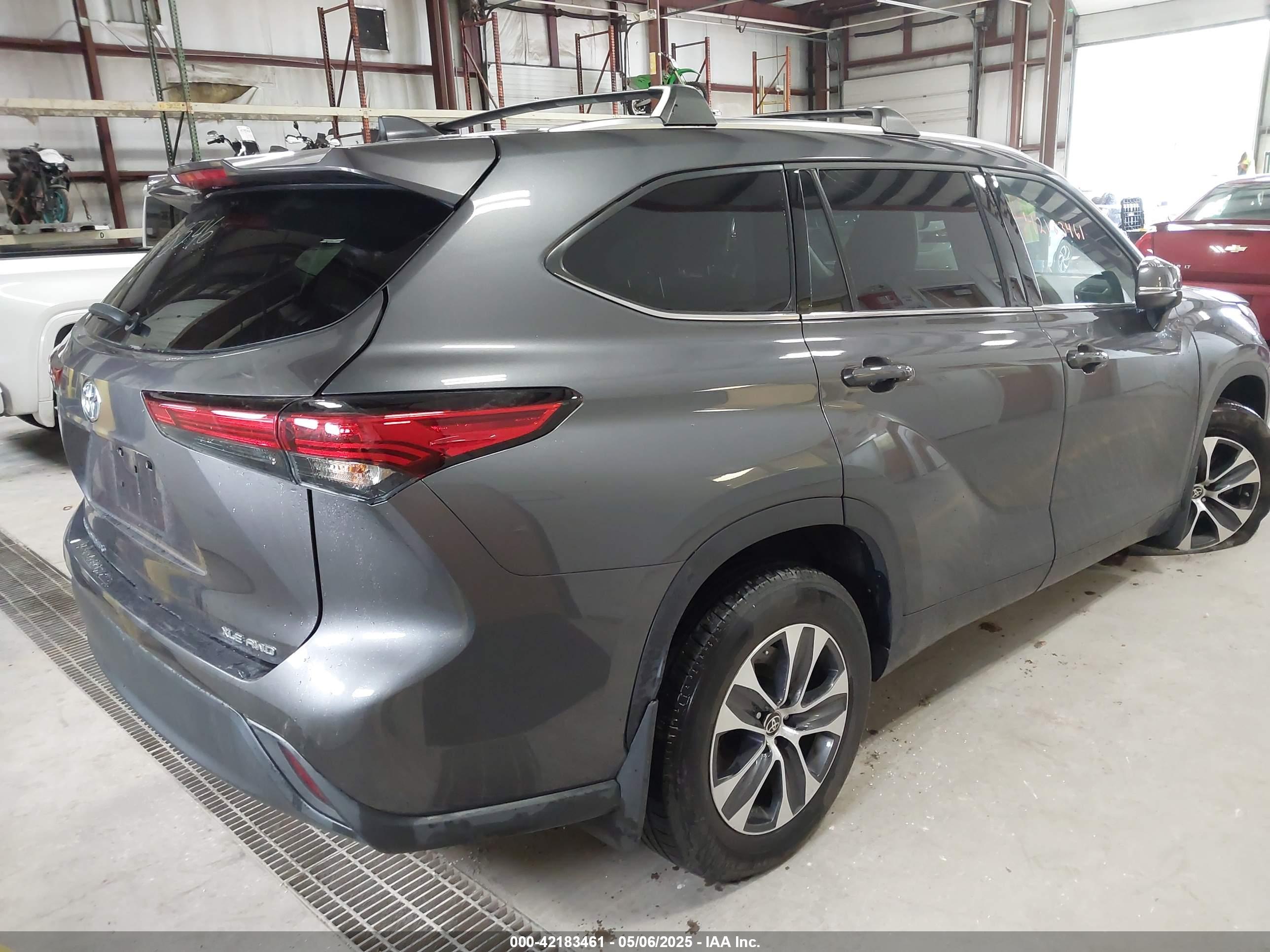 TOYOTA HIGHLANDER image 4