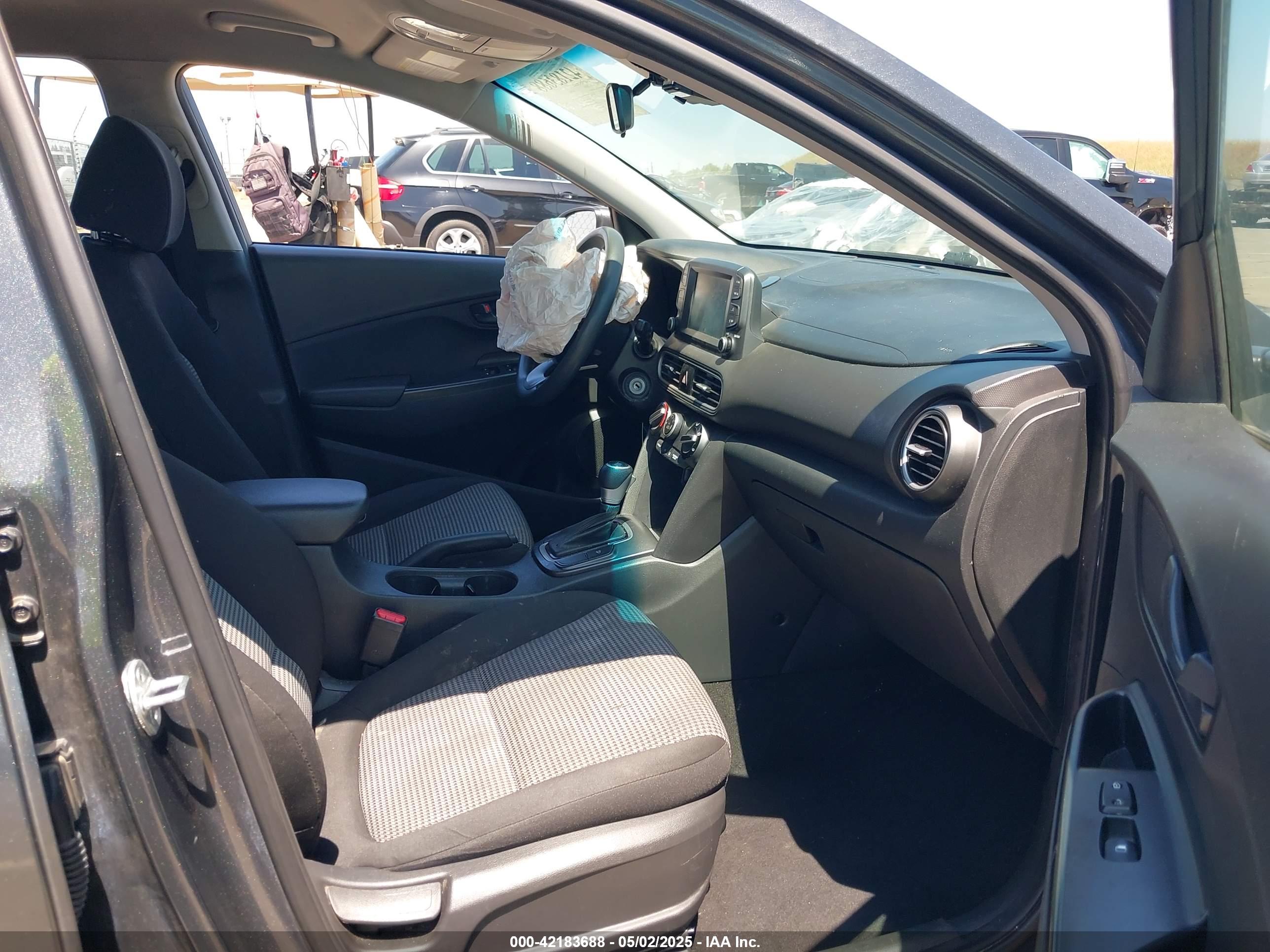 HYUNDAI KONA image 5