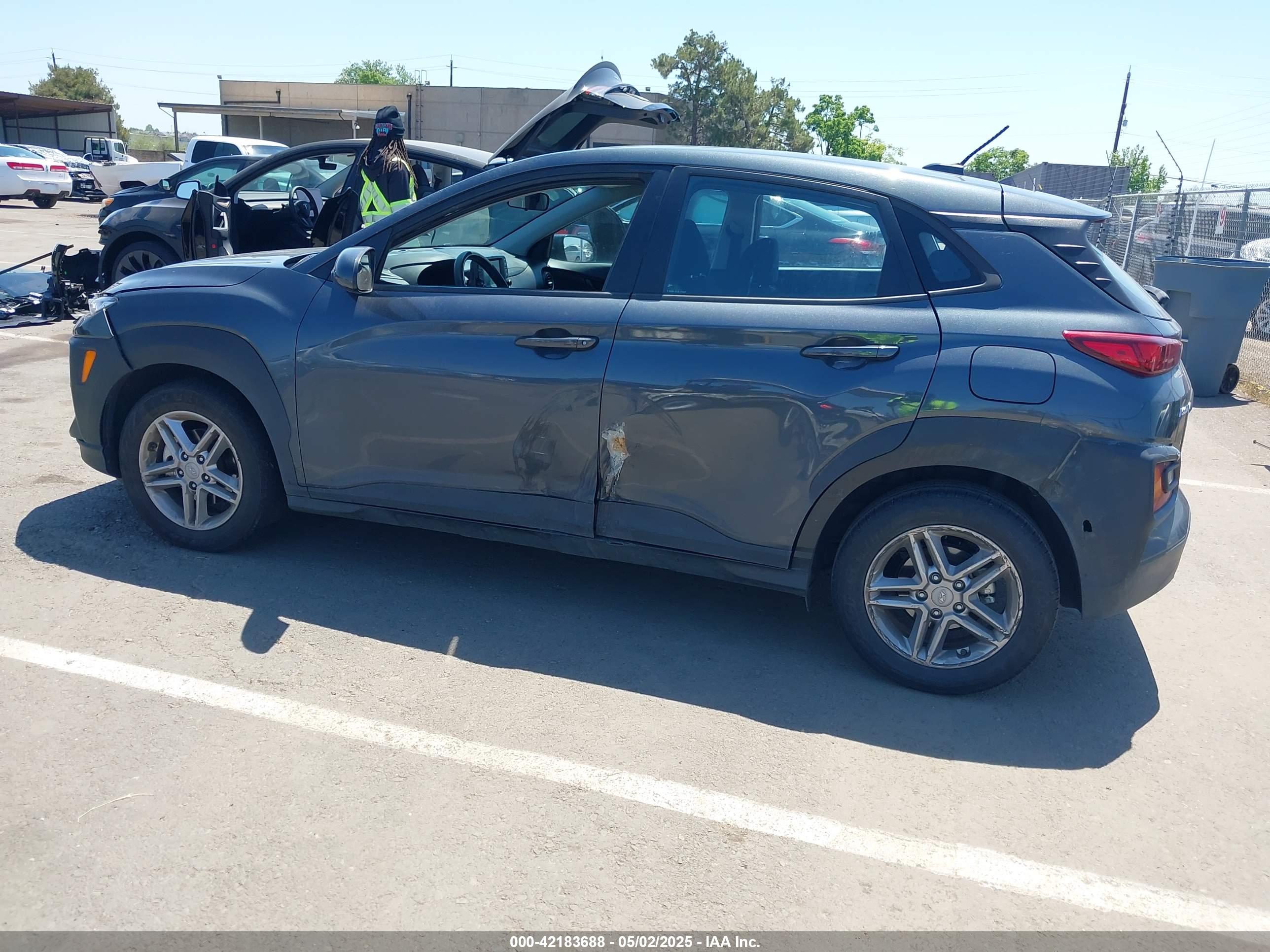 HYUNDAI KONA image 6