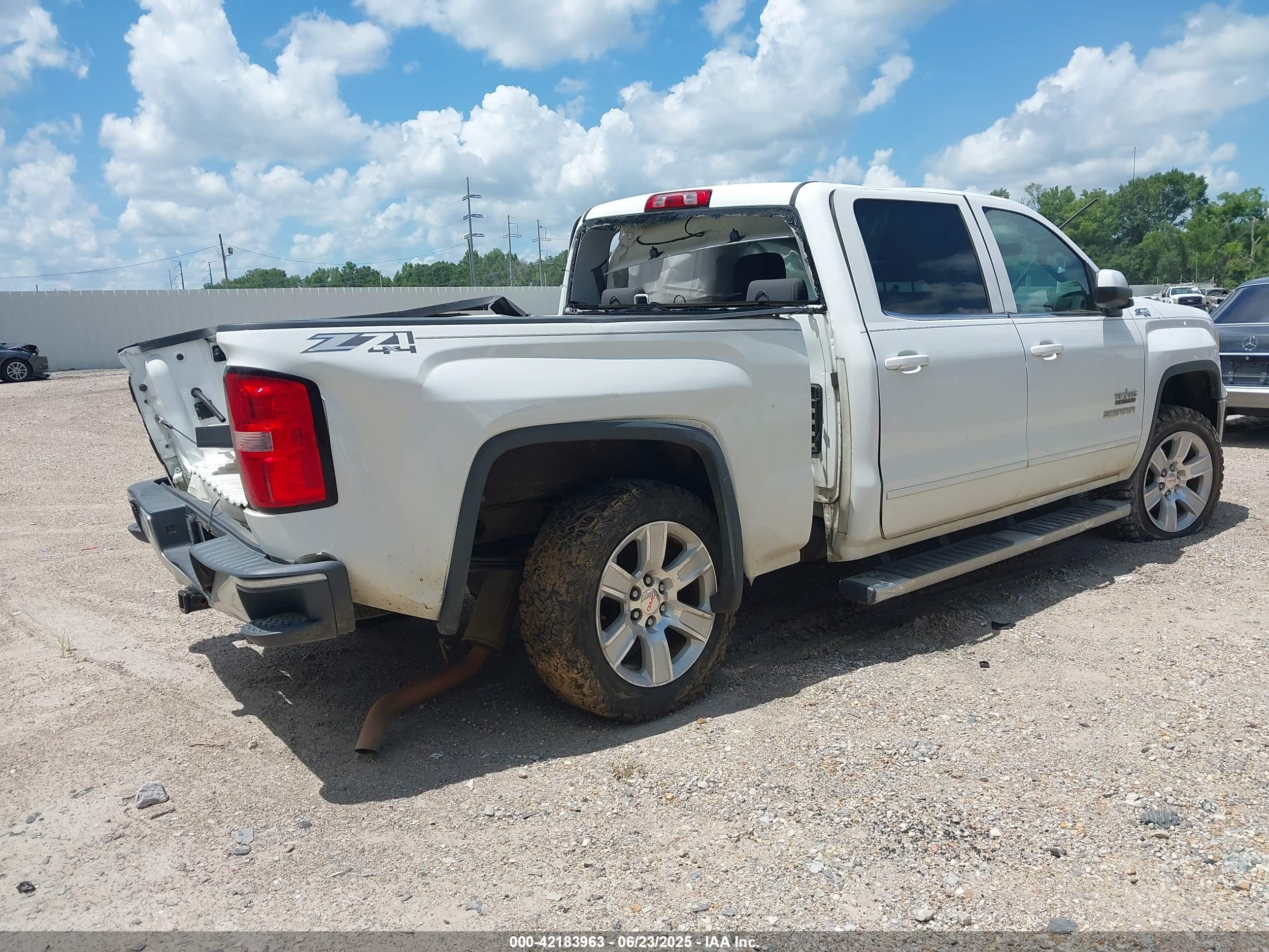 GMC SIERRA image 4