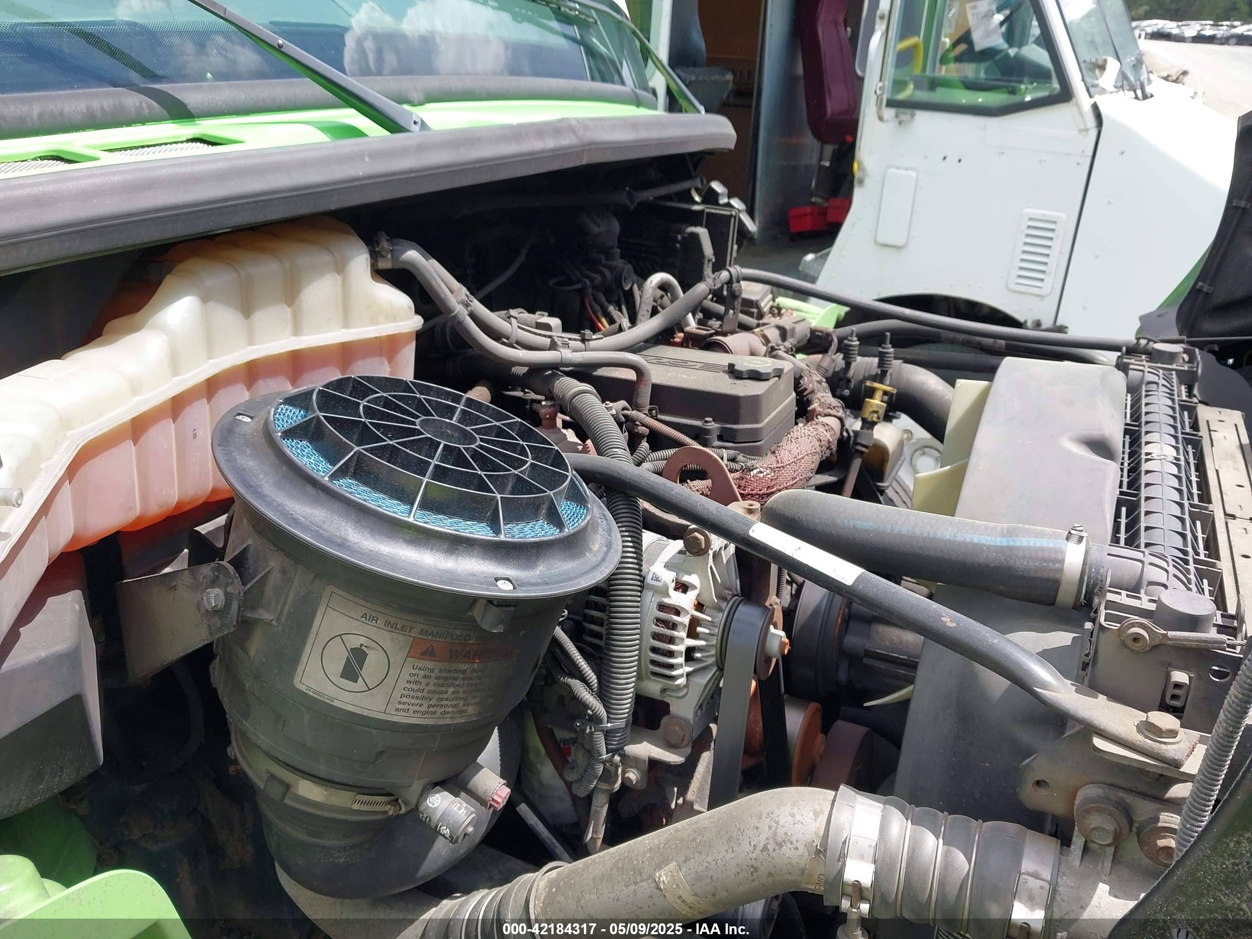 FREIGHTLINER M2 image 10