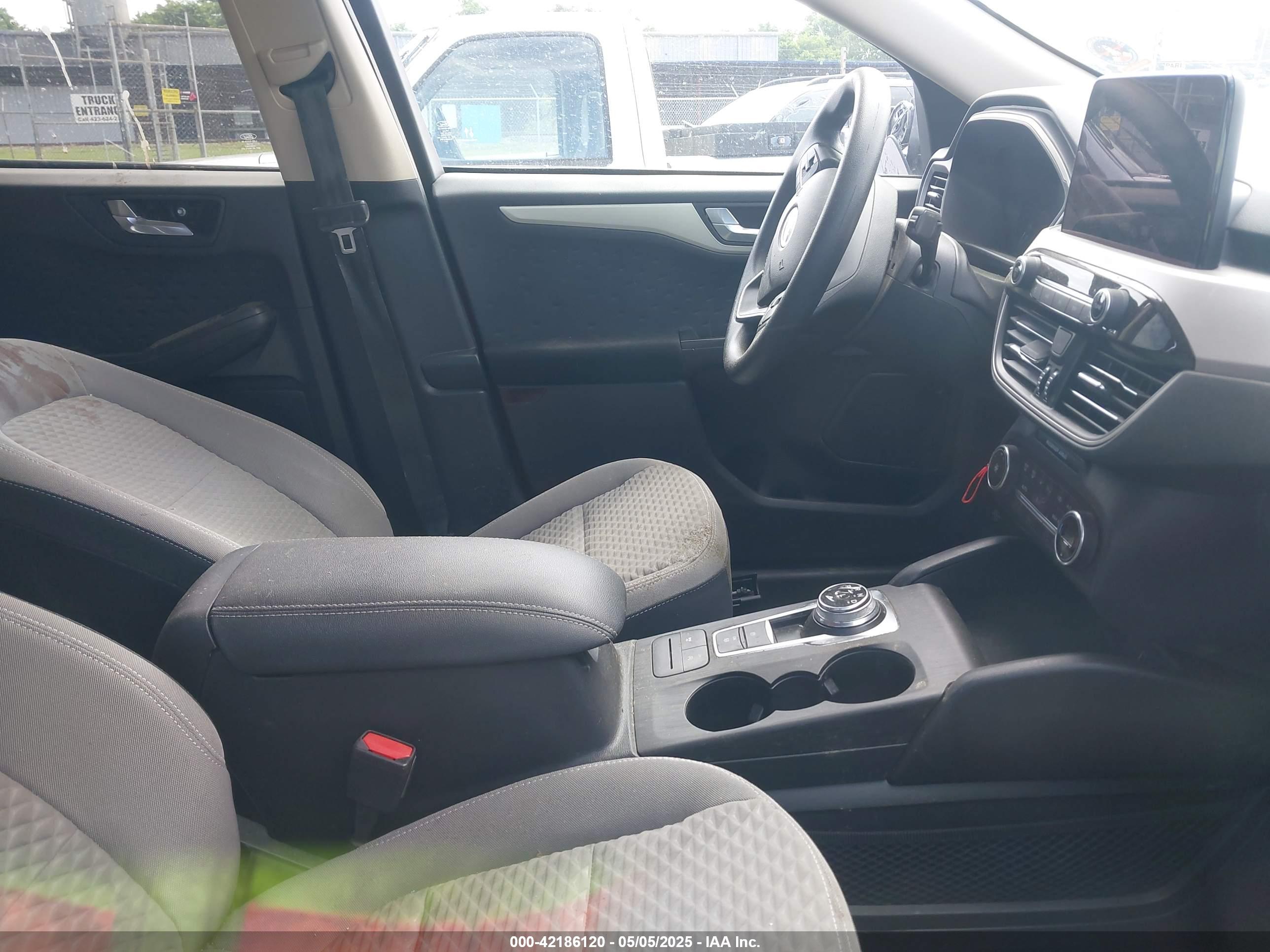 FORD ESCAPE image 5