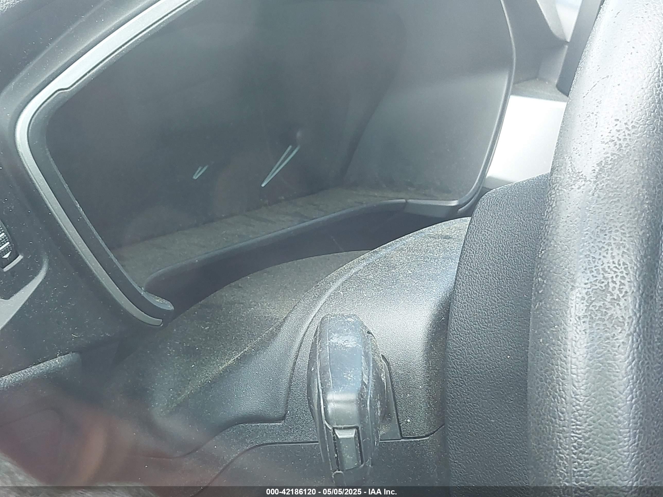 FORD ESCAPE image 7