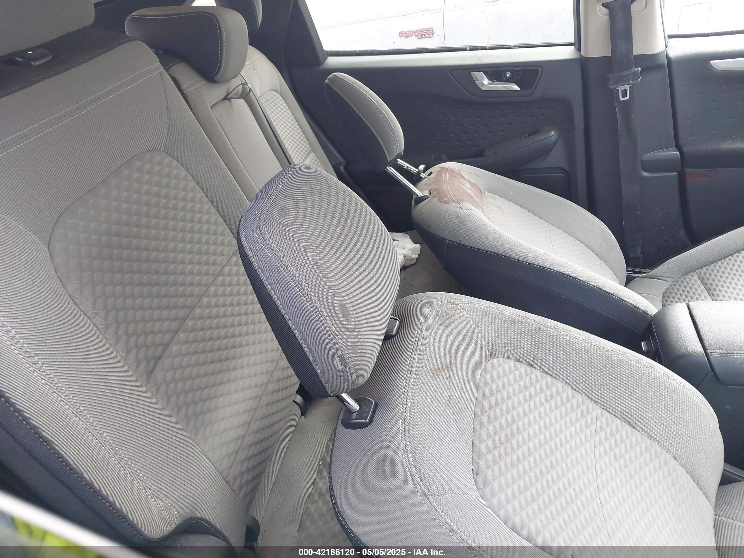 FORD ESCAPE image 8
