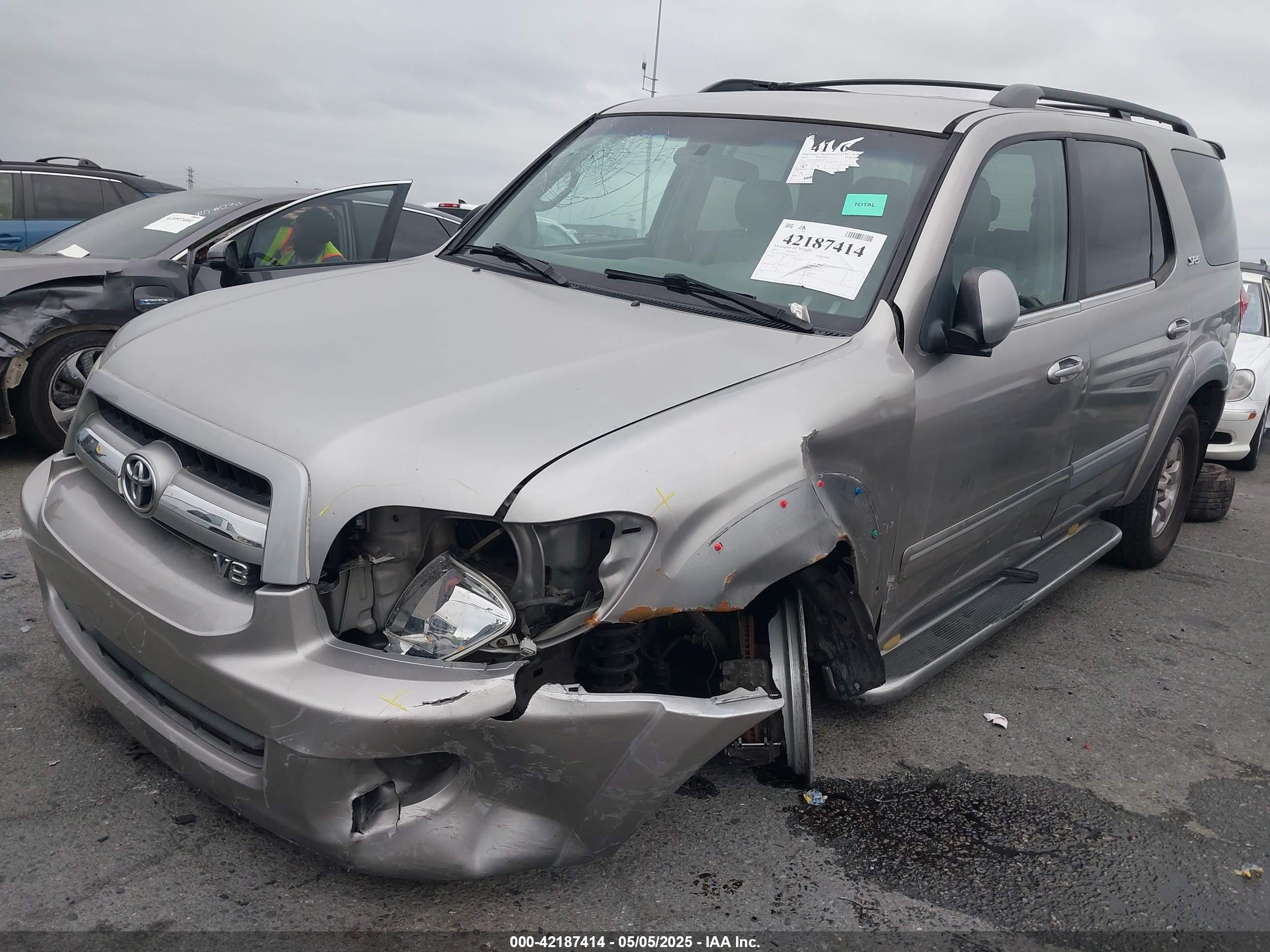 TOYOTA SEQUOIA image 2