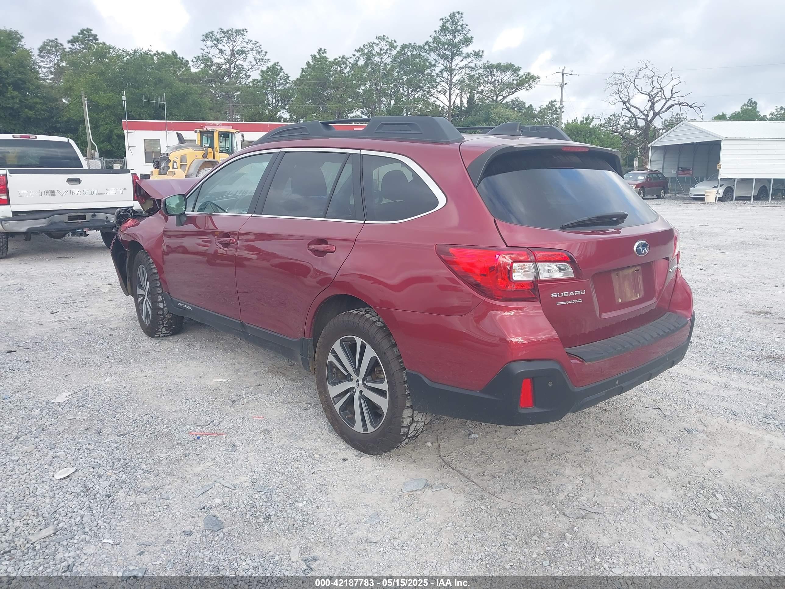 SUBARU OUTBACK image 3