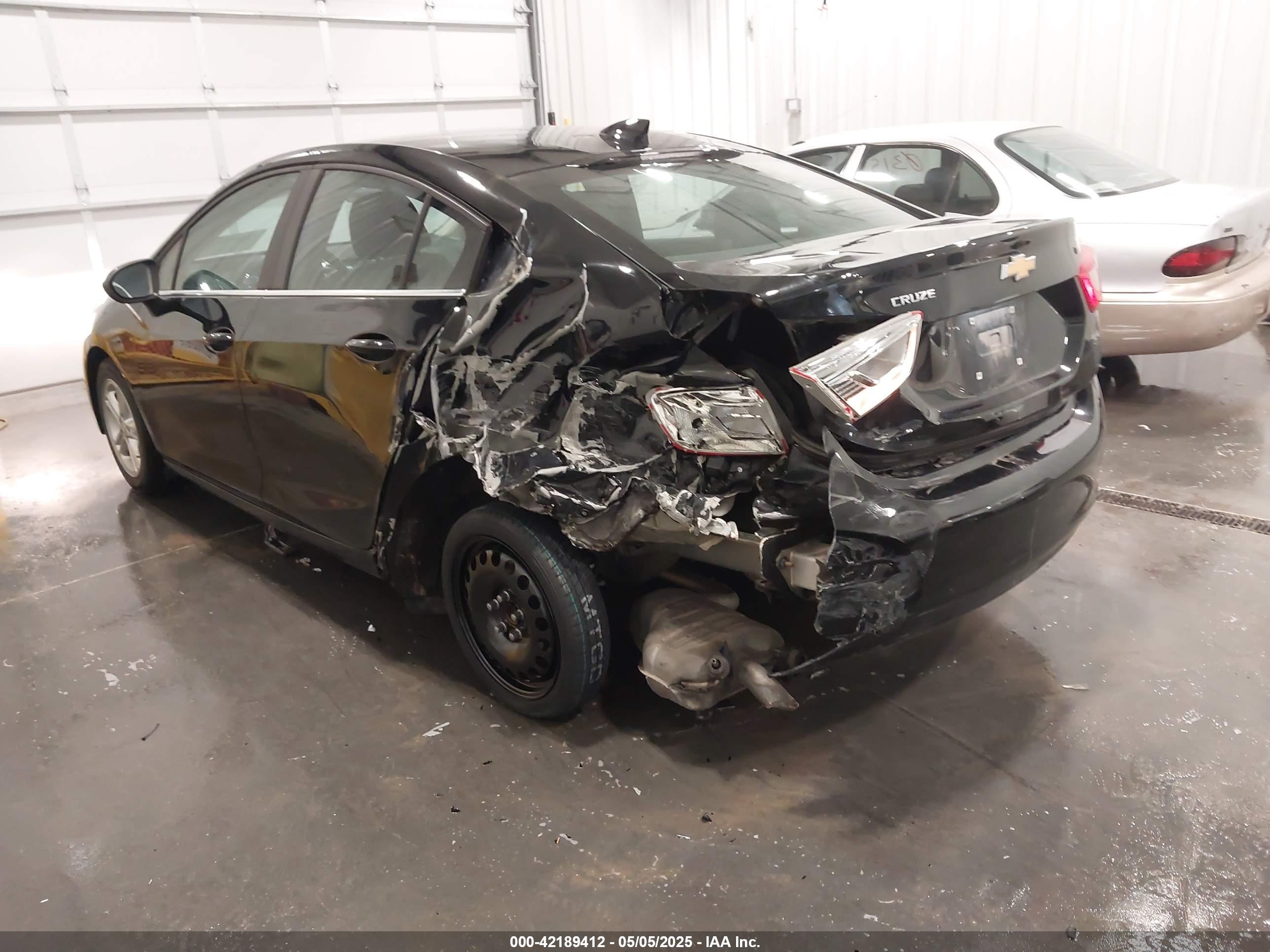 CHEVROLET CRUZE image 3