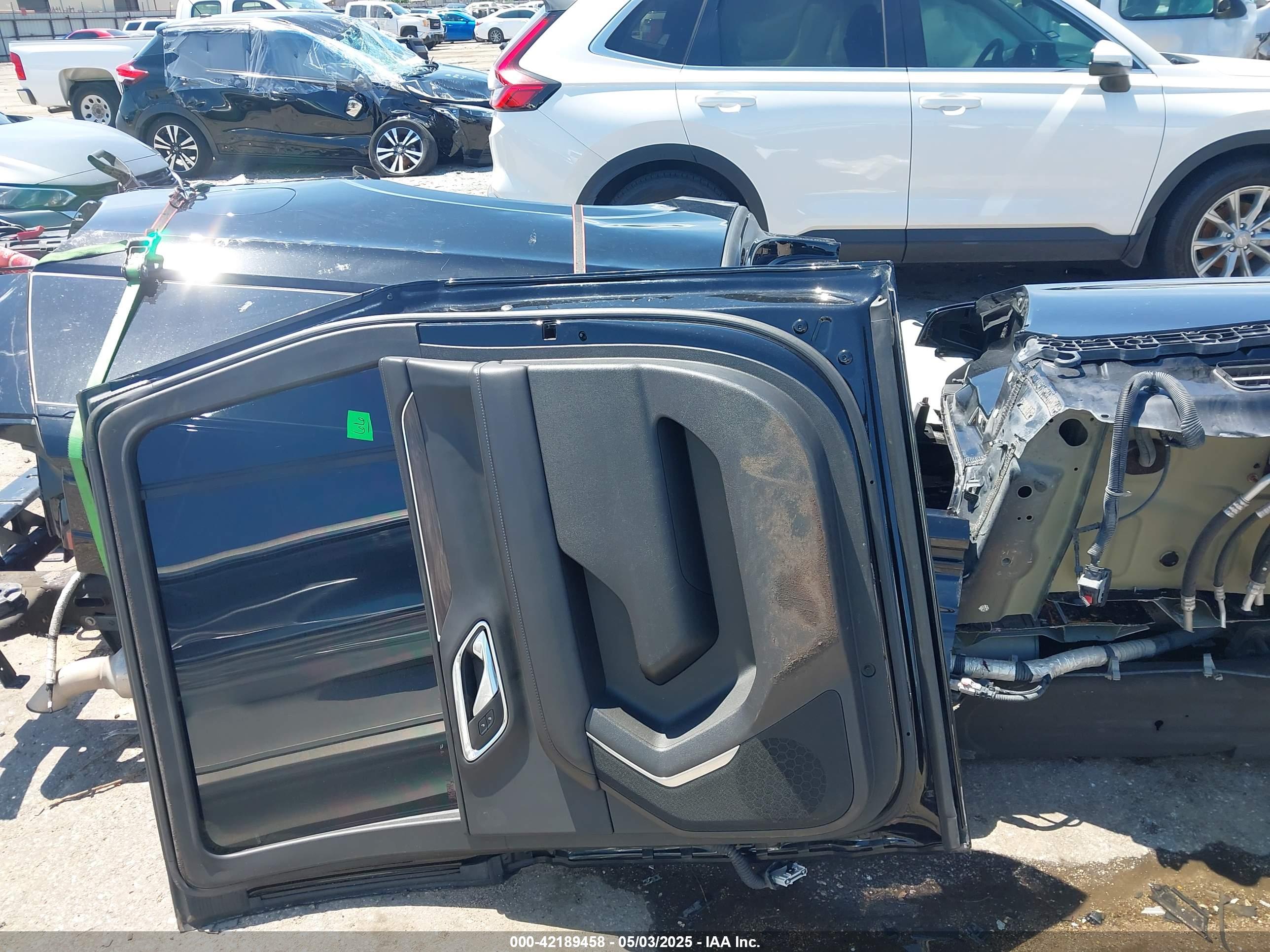 CHEVROLET SUBURBAN image 8