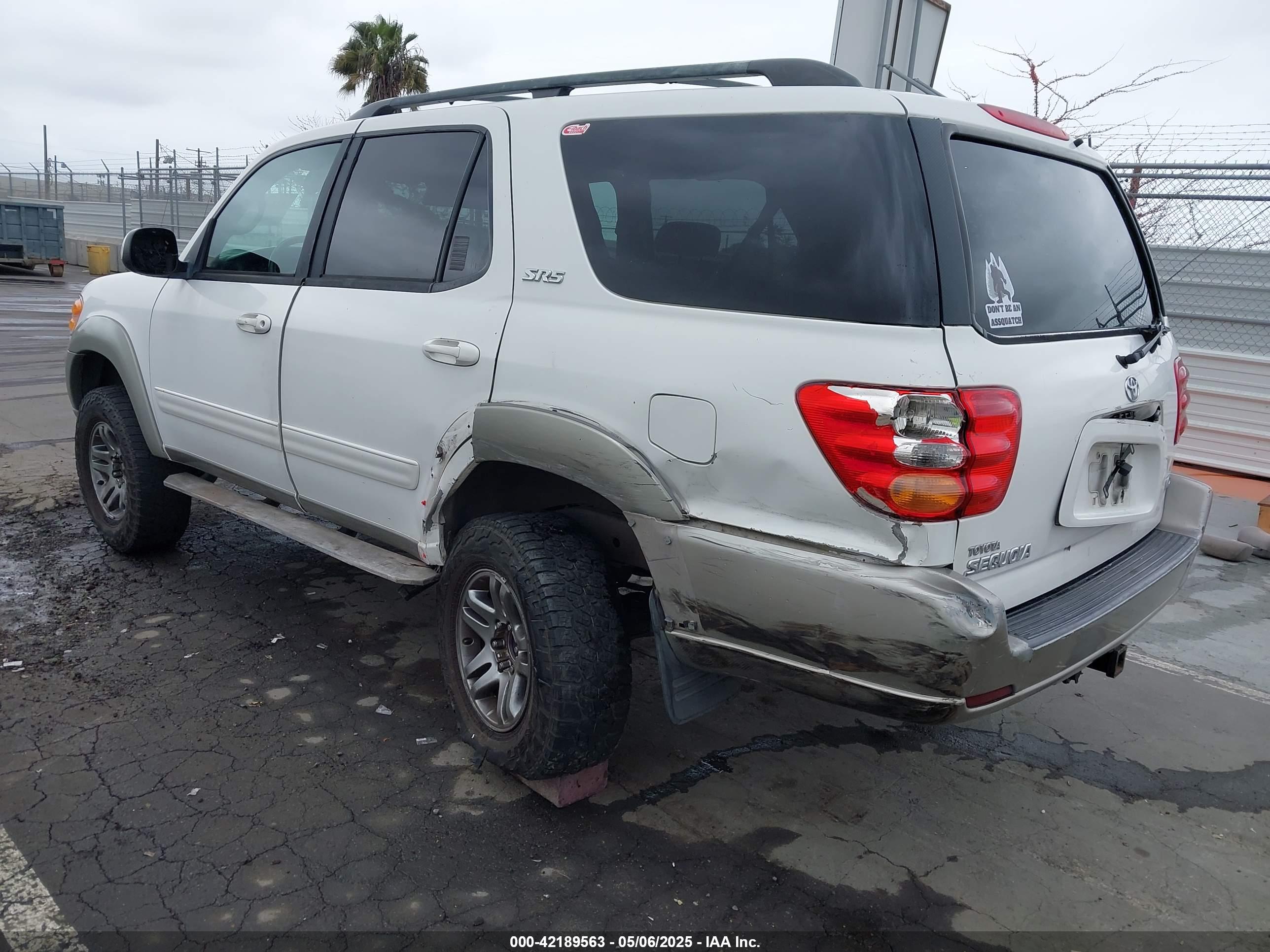 TOYOTA SEQUOIA image 3