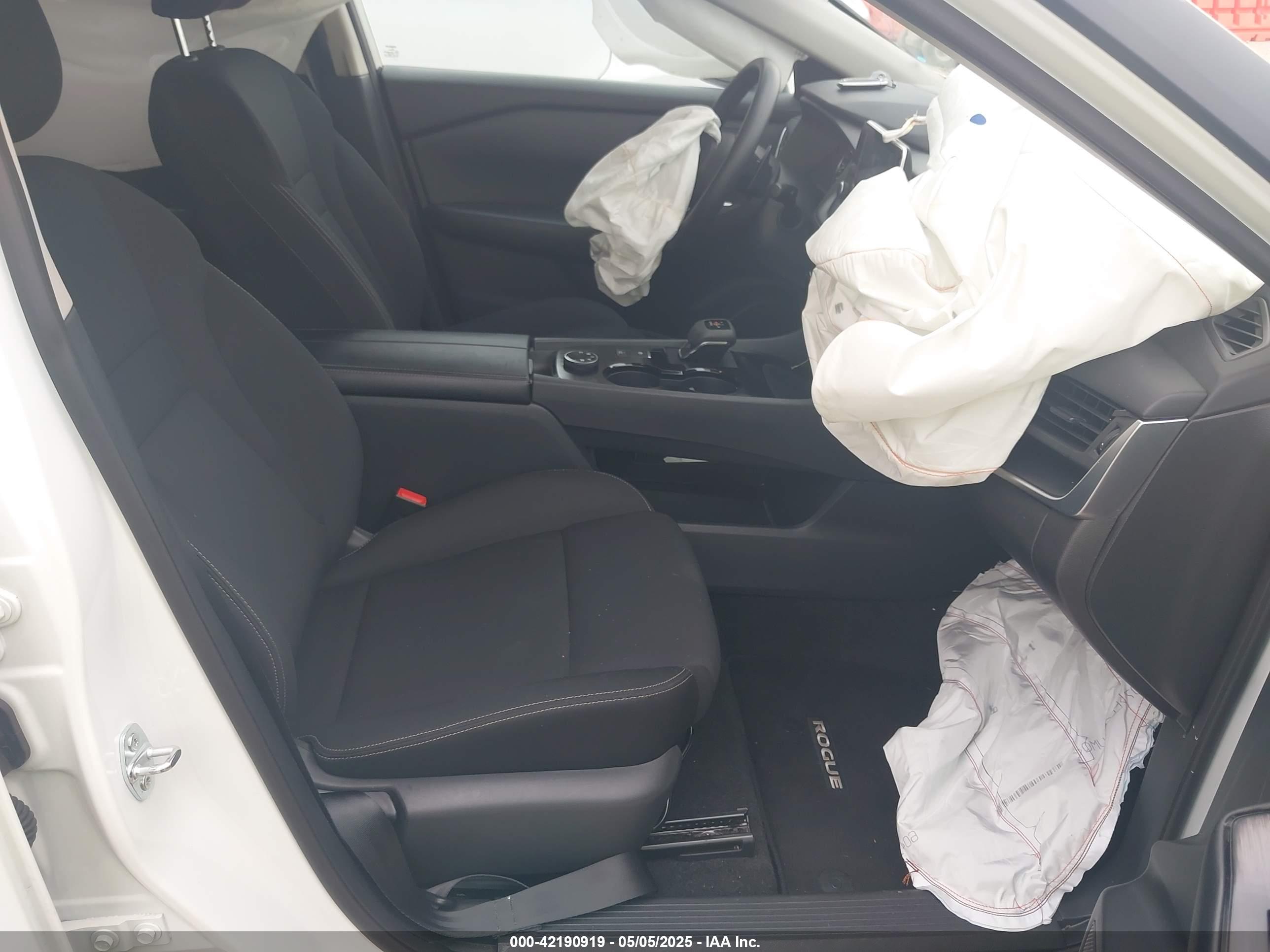 NISSAN ROGUE image 5