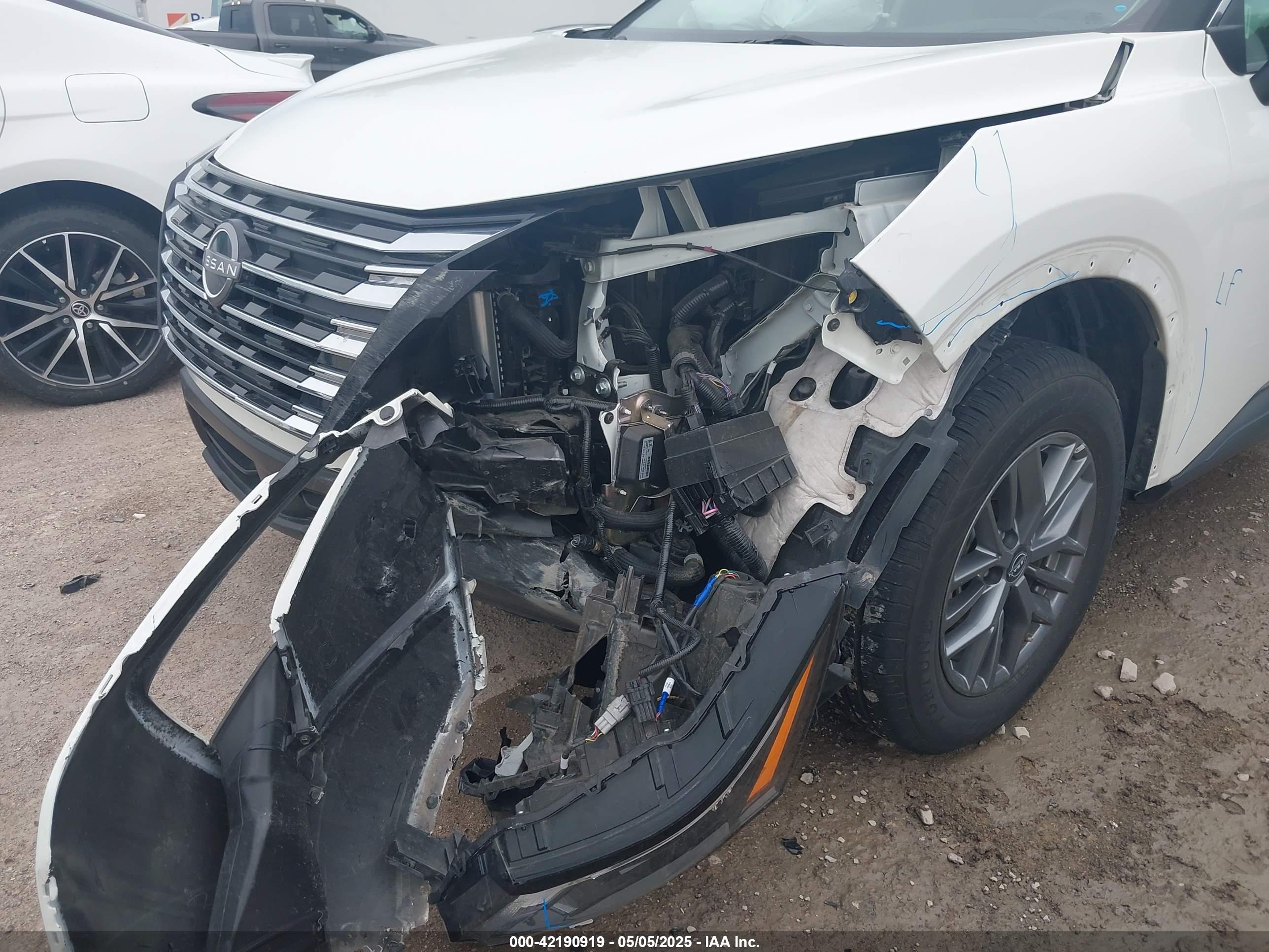 NISSAN ROGUE image 6