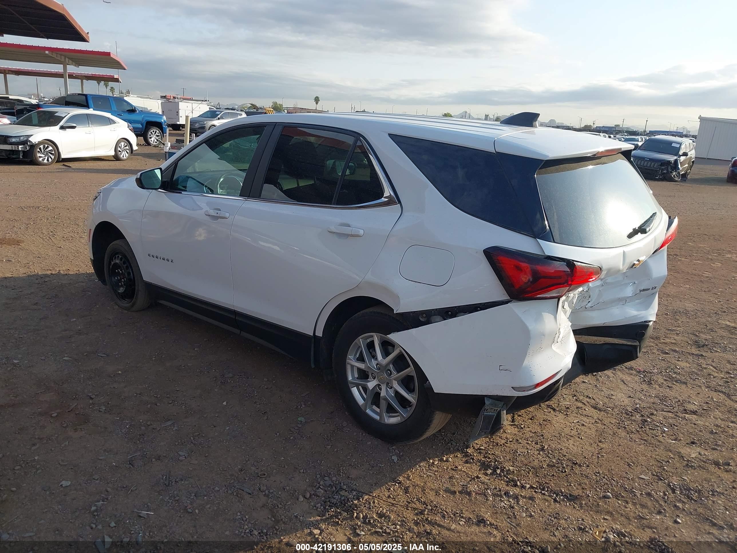 CHEVROLET EQUINOX image 3