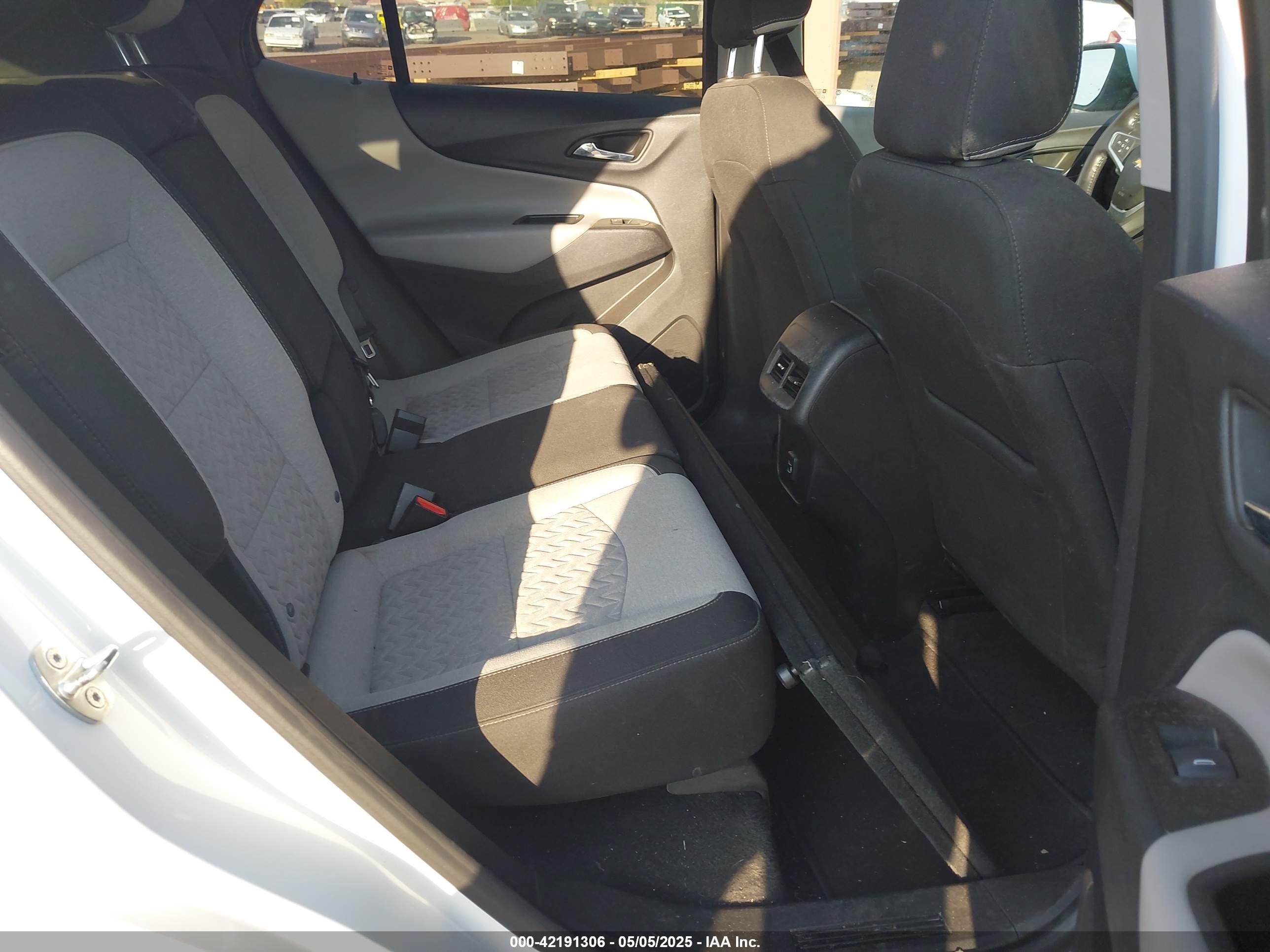 CHEVROLET EQUINOX image 8
