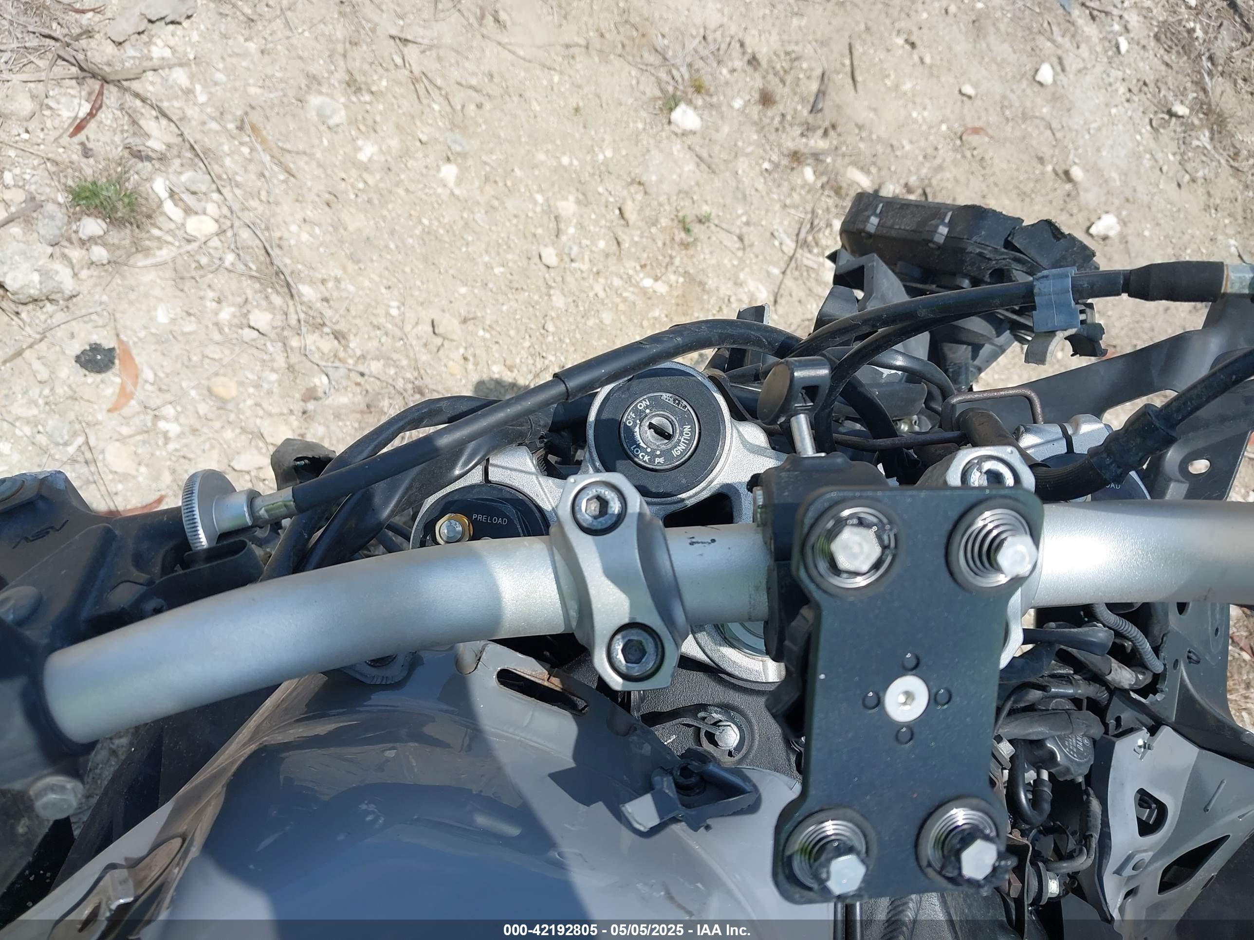 YAMAHA FZ10 image 7