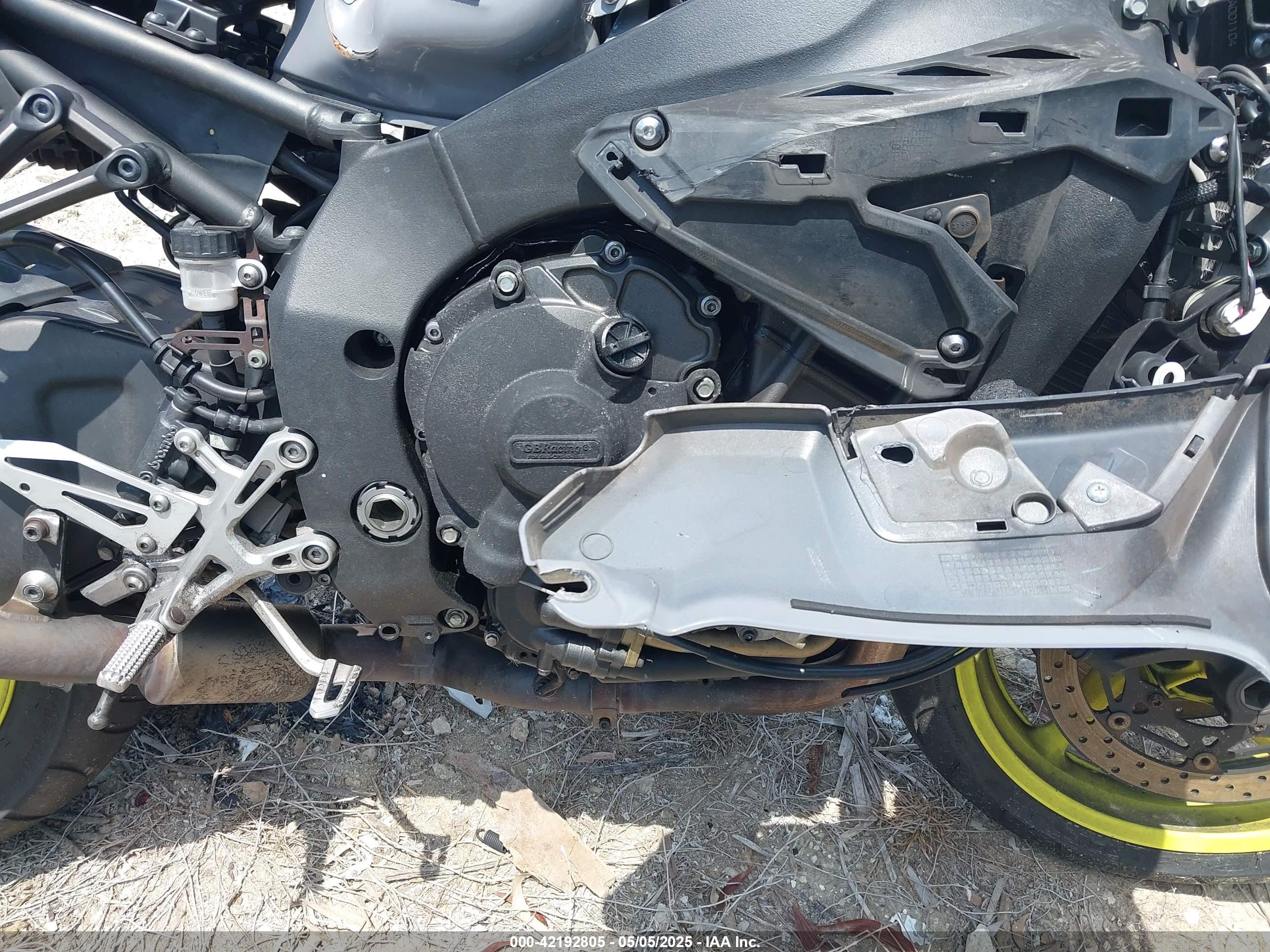 YAMAHA FZ10 image 8