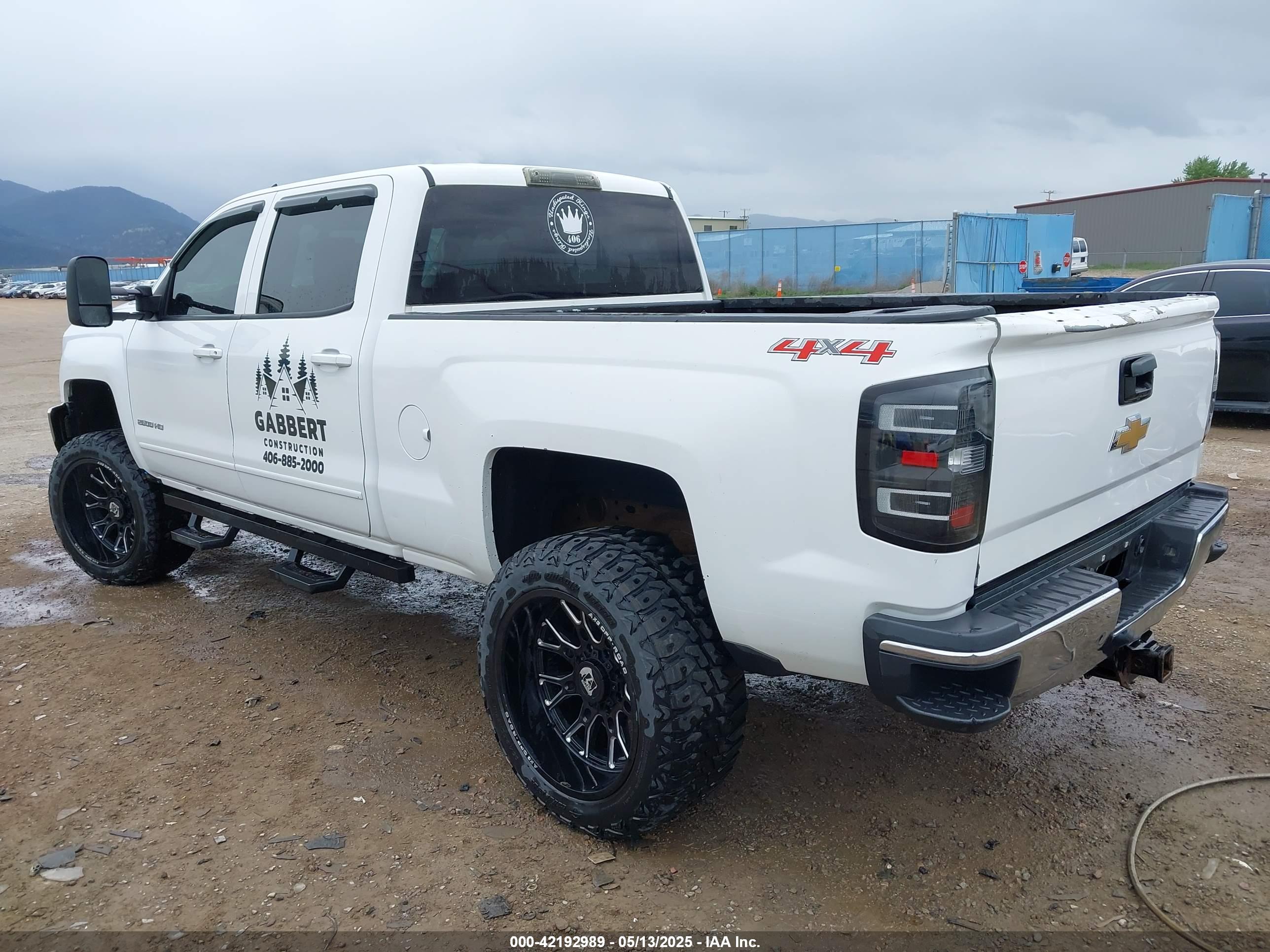CHEVROLET SILVERADO image 3