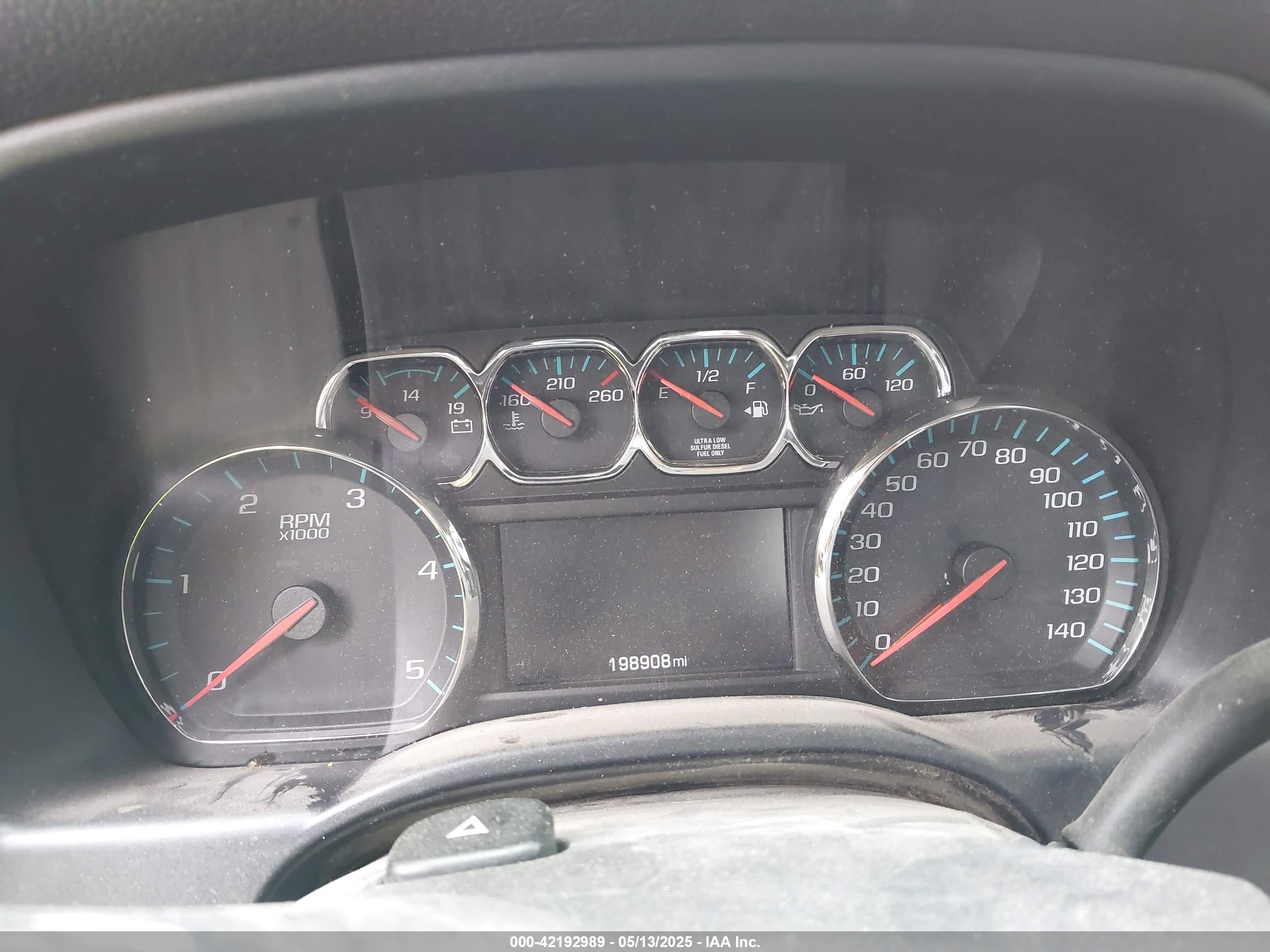 CHEVROLET SILVERADO image 7