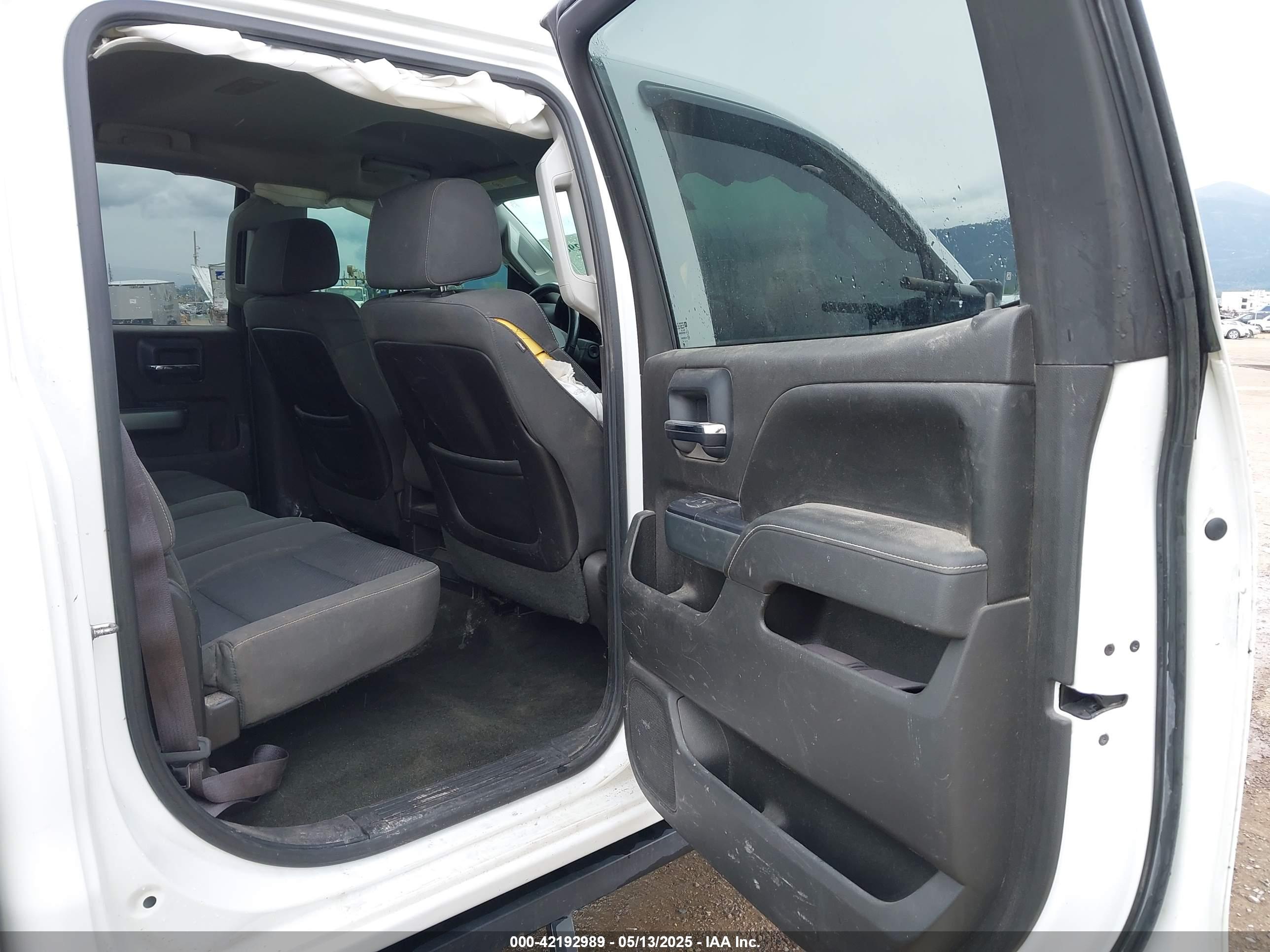 CHEVROLET SILVERADO image 8