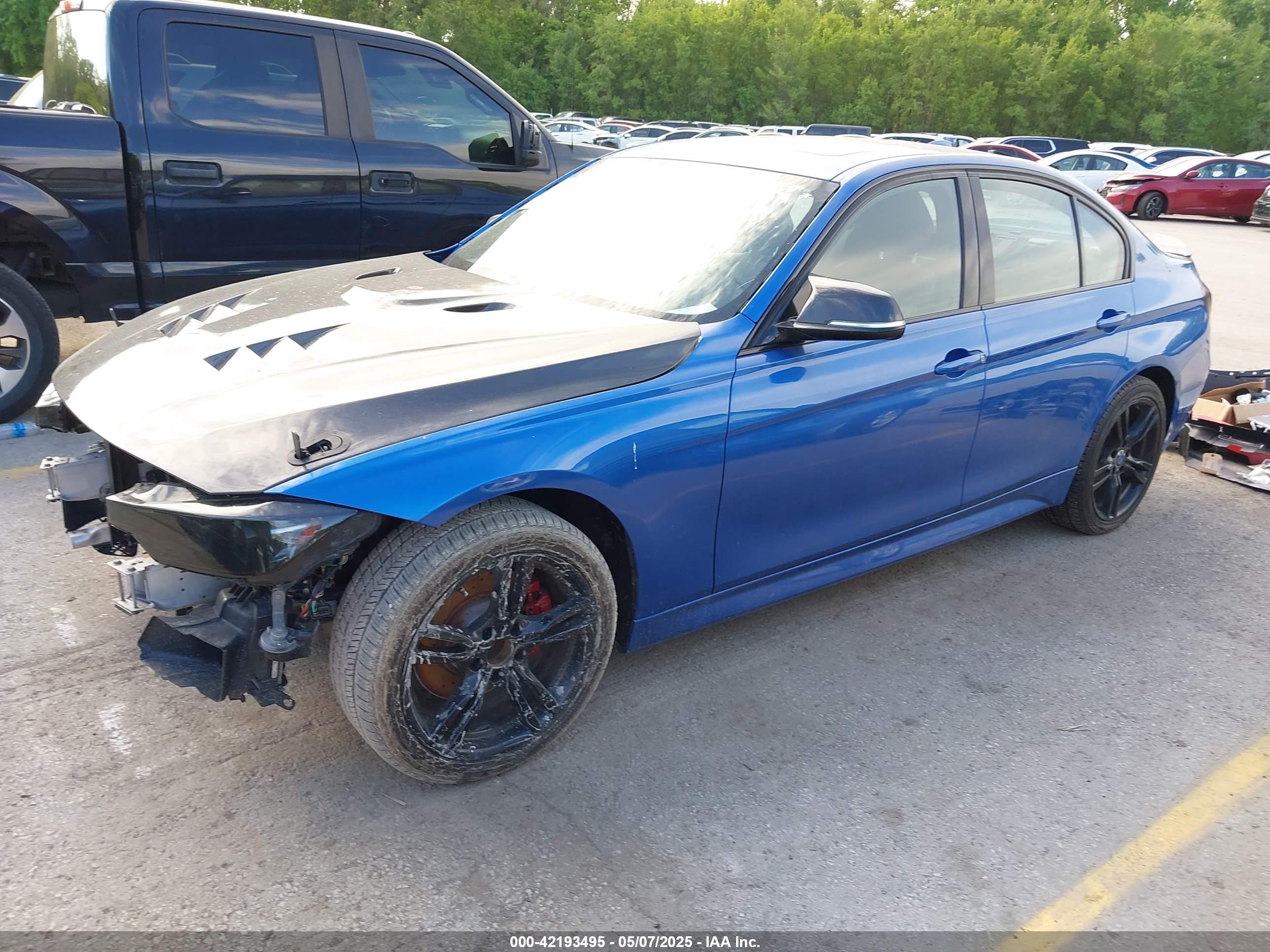 BMW 3 image 2