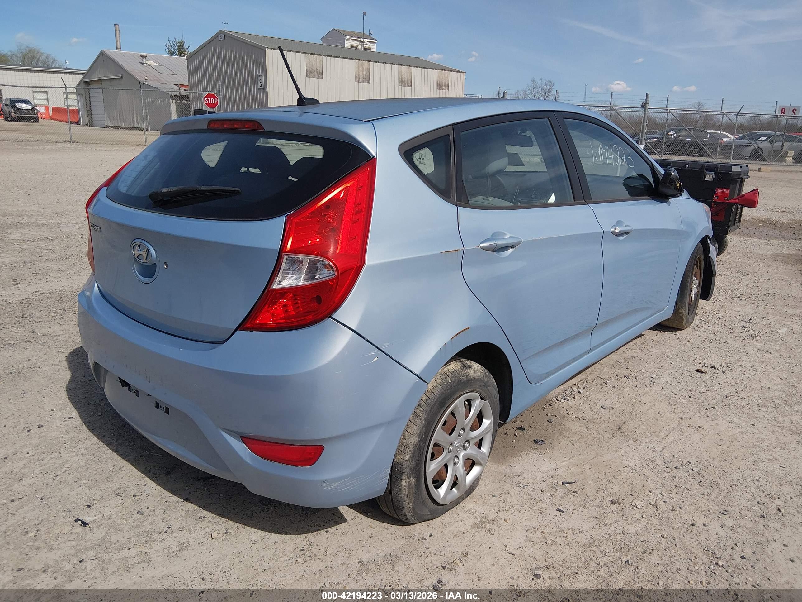 HYUNDAI ACCENT image 4