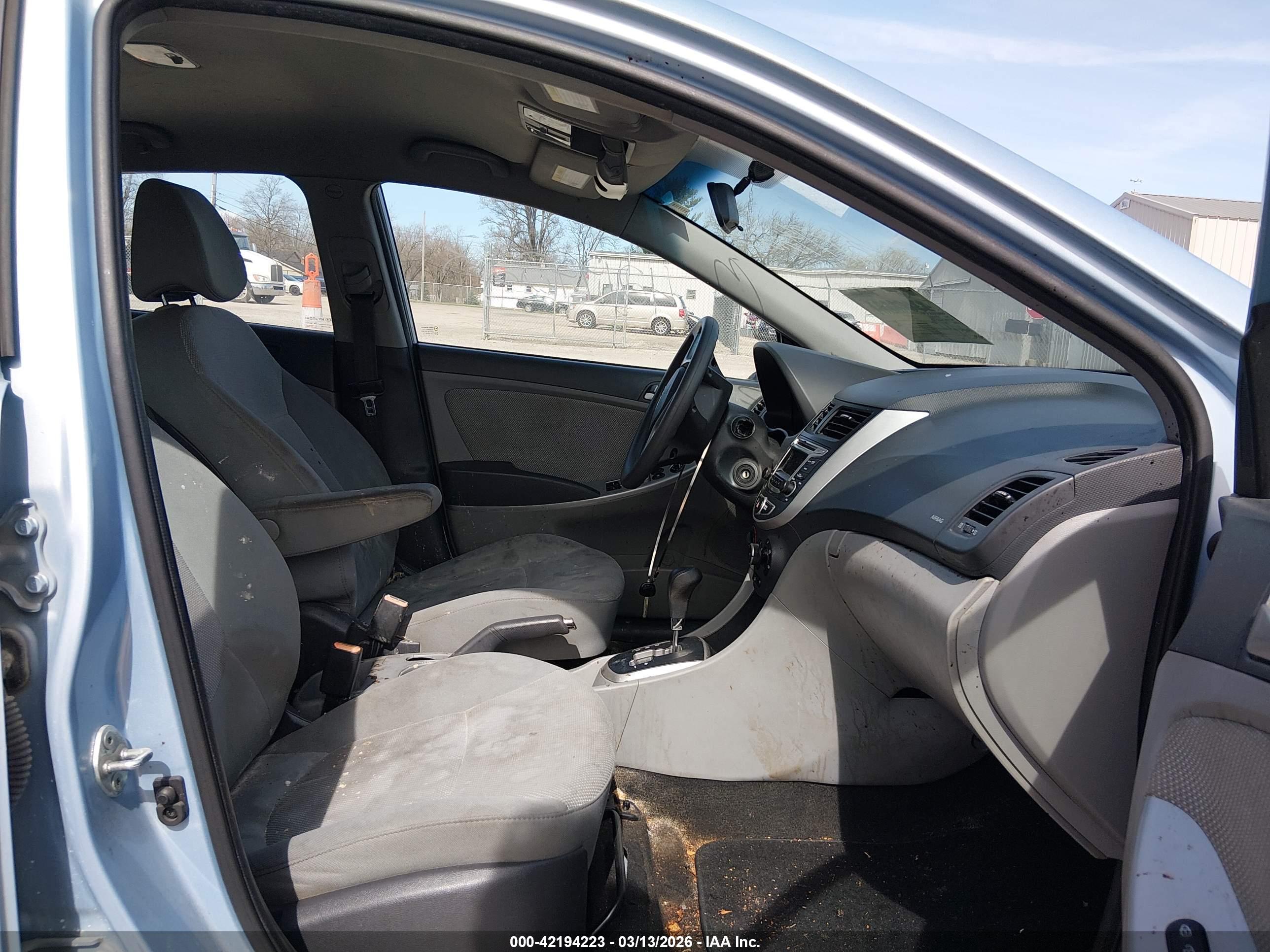HYUNDAI ACCENT image 5