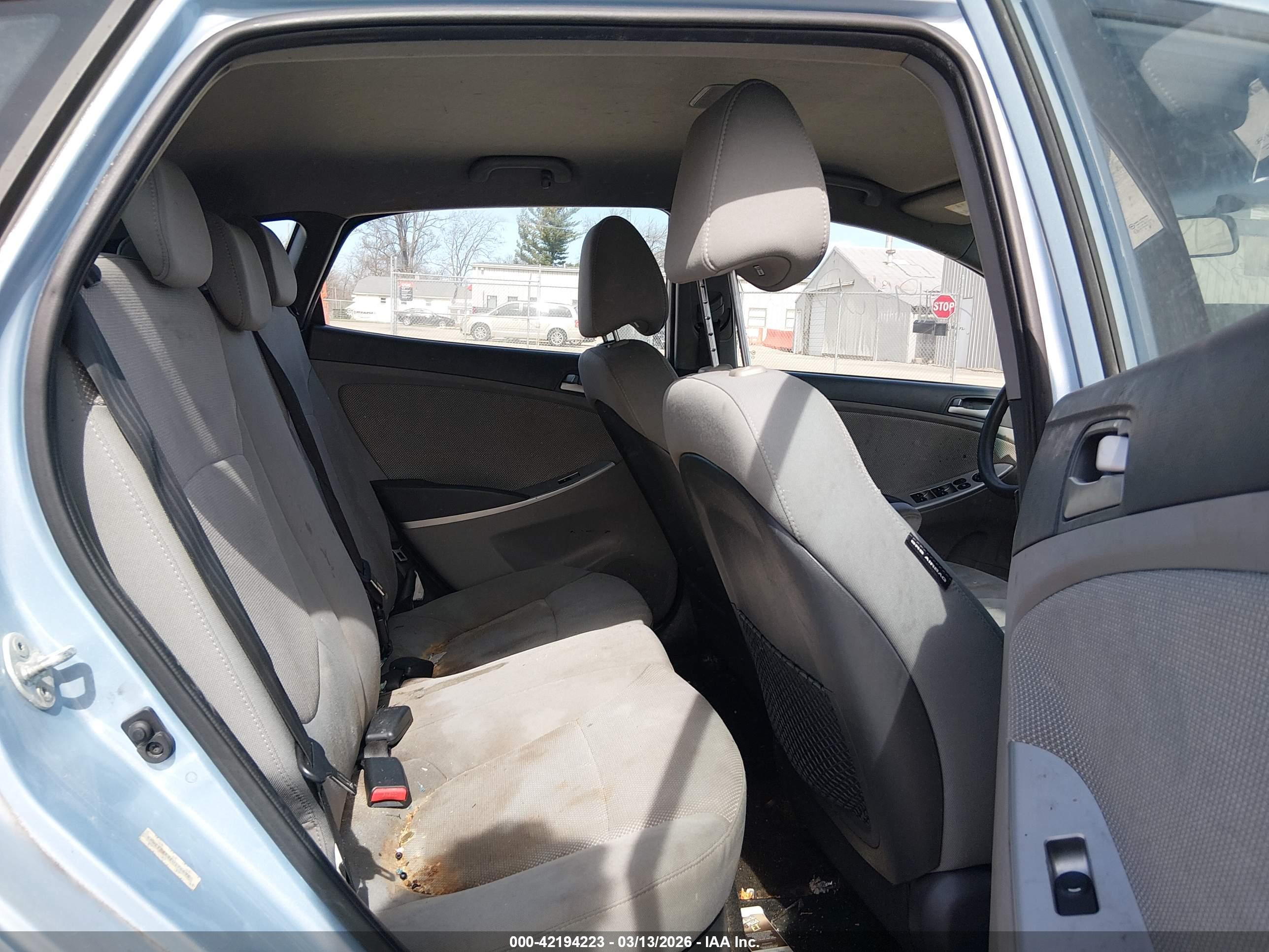HYUNDAI ACCENT image 8