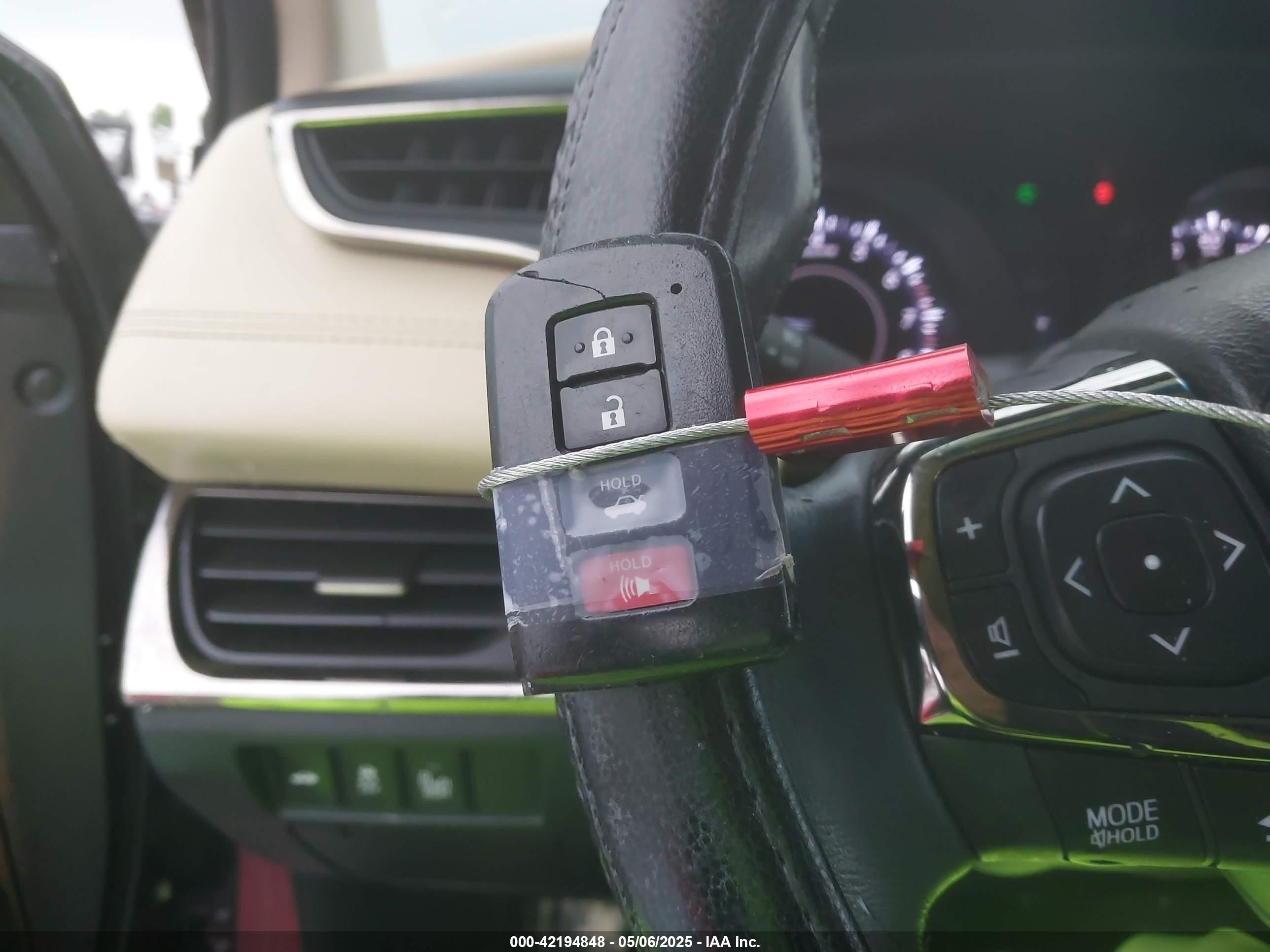 TOYOTA AVALON image 11