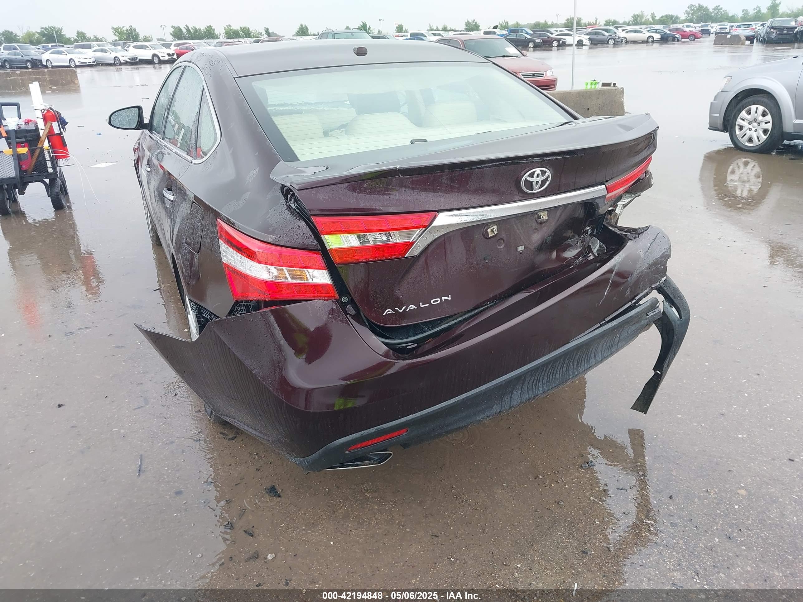 TOYOTA AVALON image 6