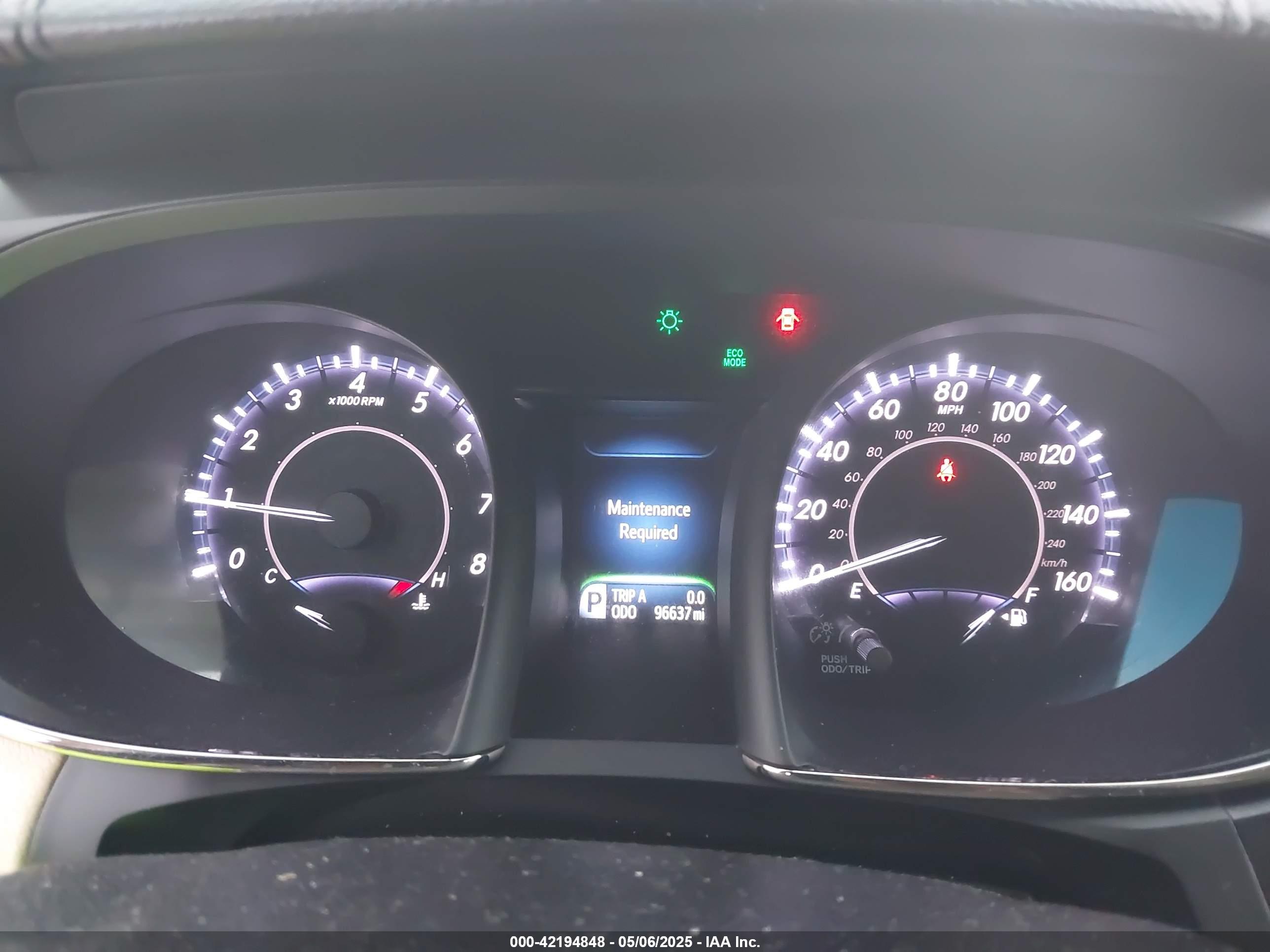 TOYOTA AVALON image 7