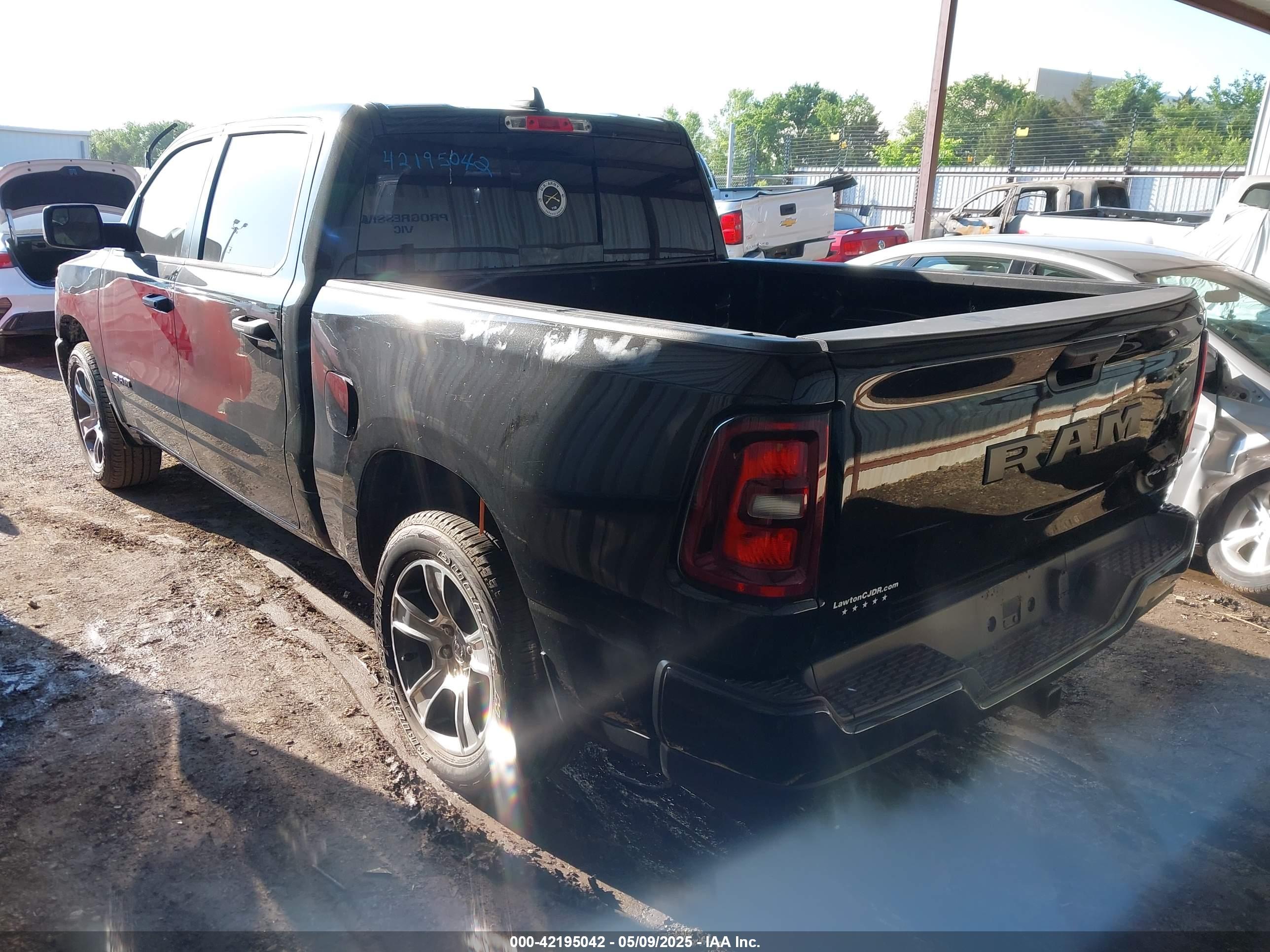 RAM 1500 image 3
