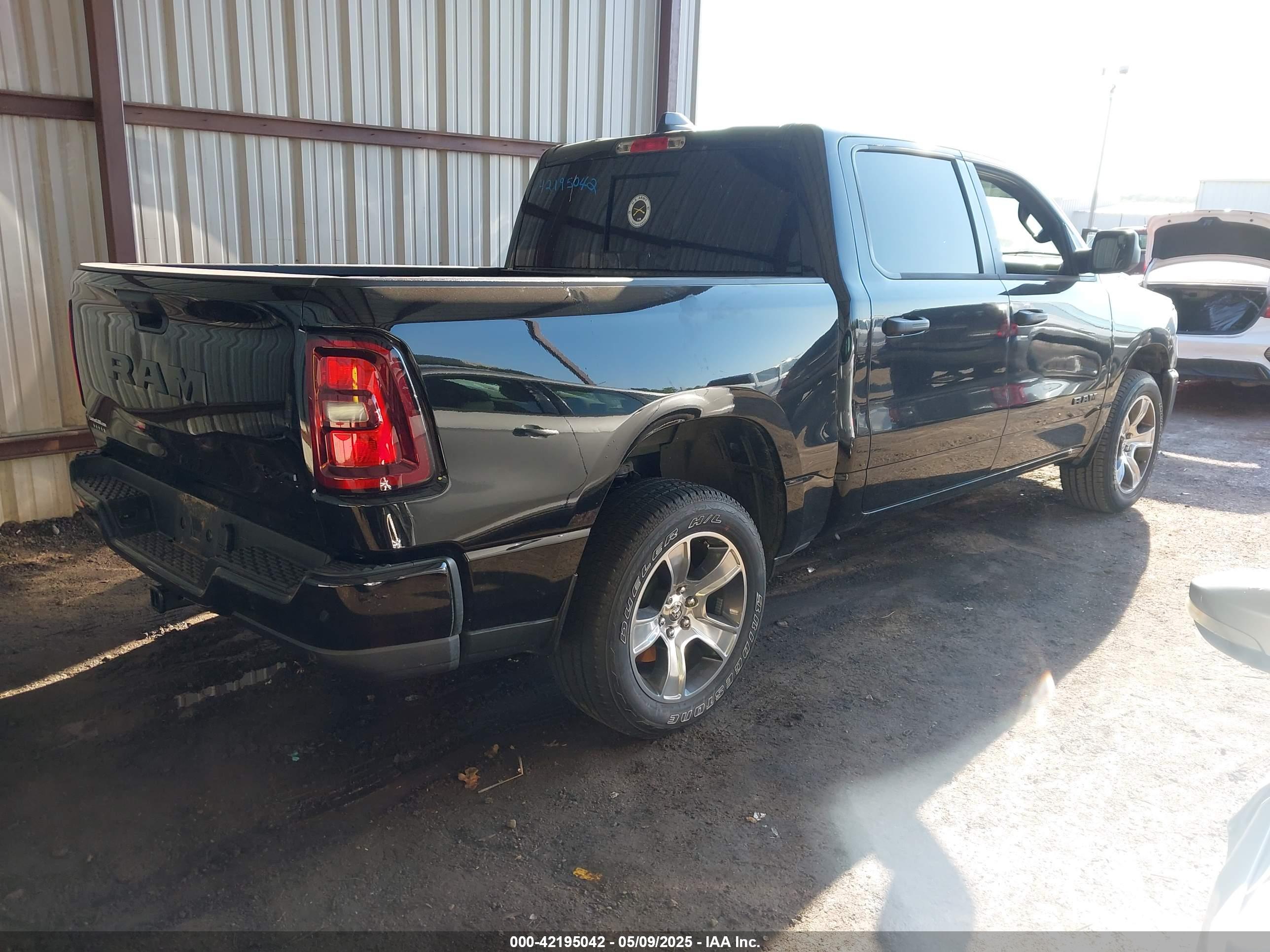 RAM 1500 image 4
