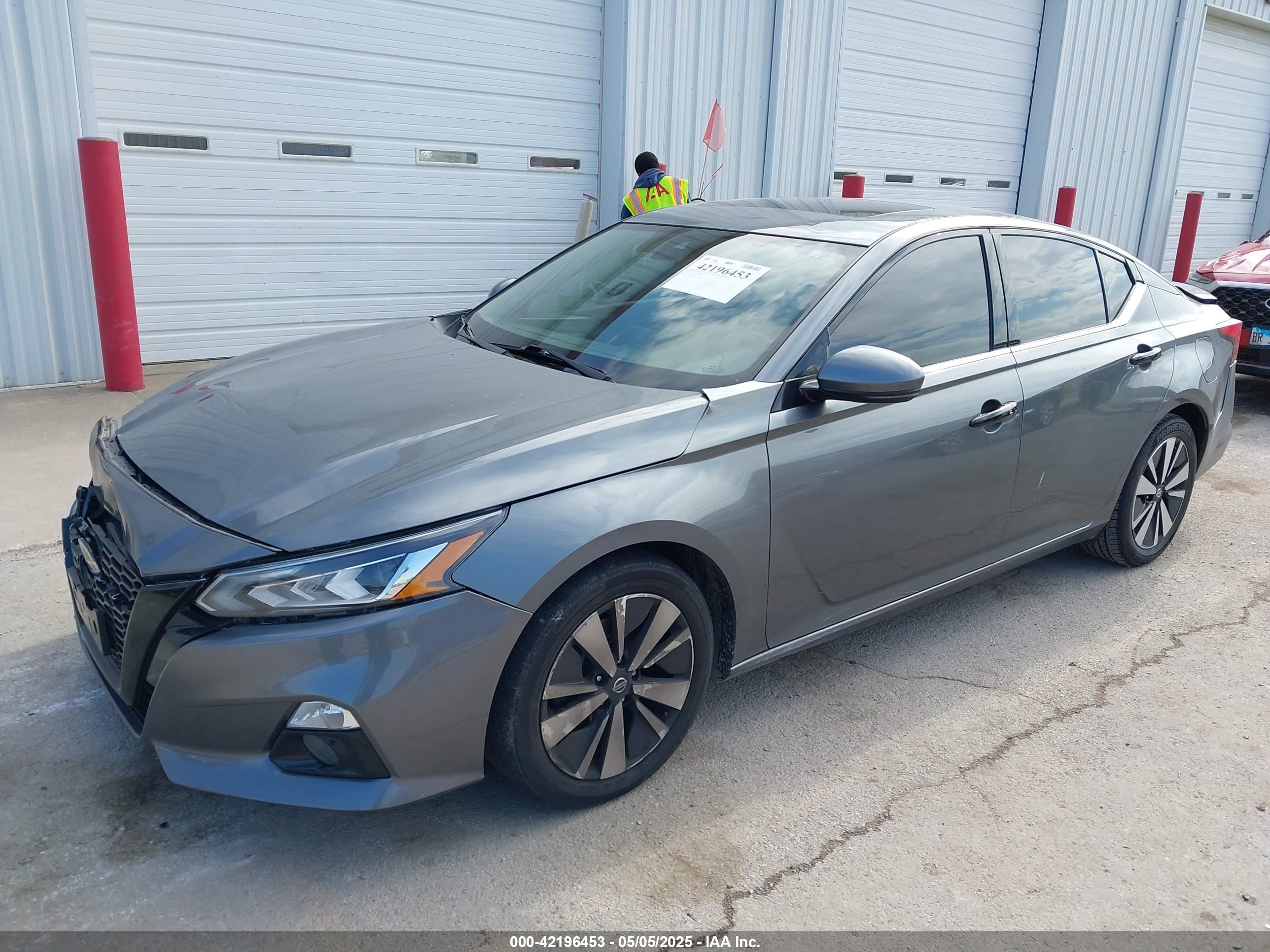 NISSAN ALTIMA image 2