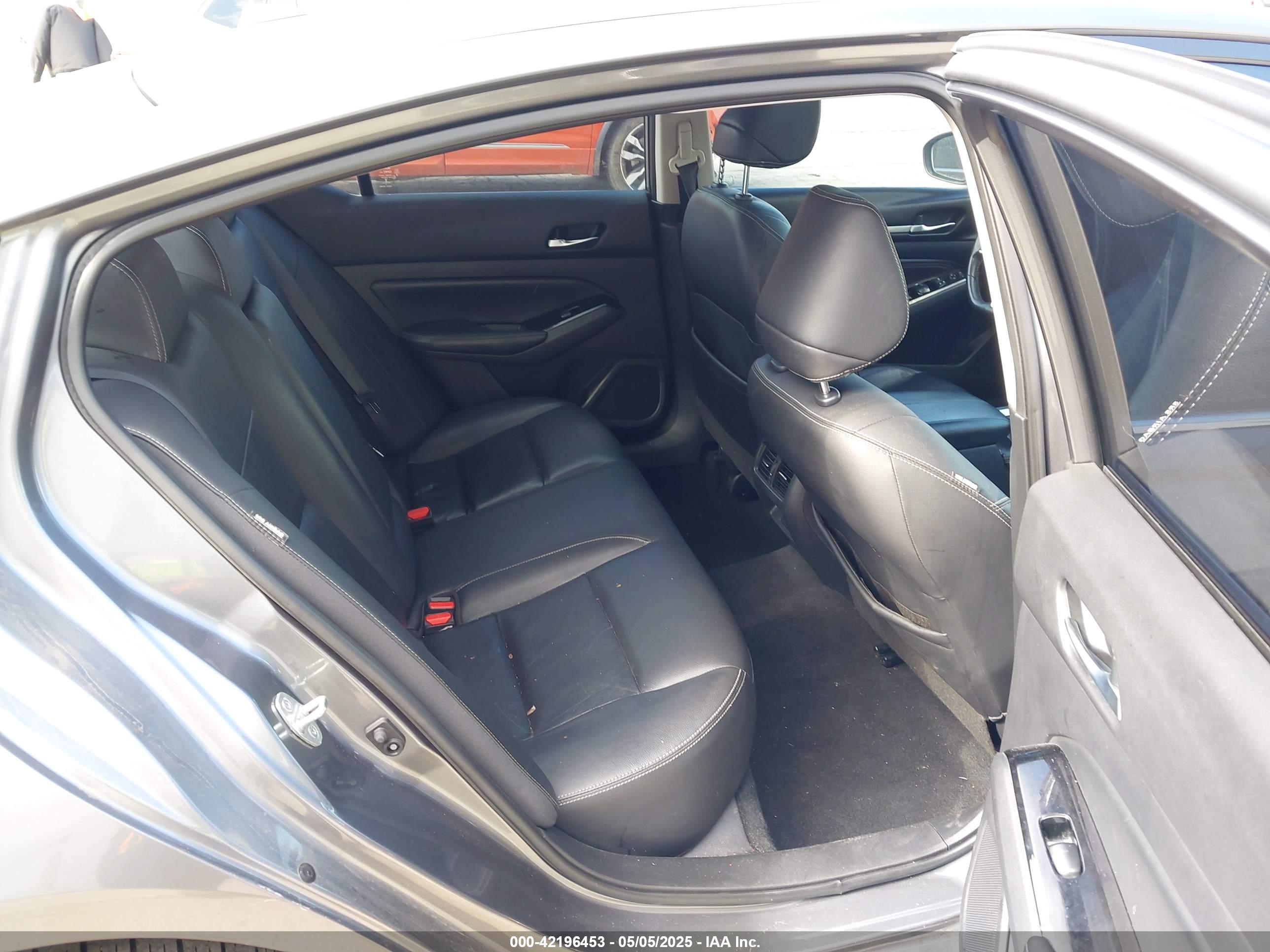 NISSAN ALTIMA image 8