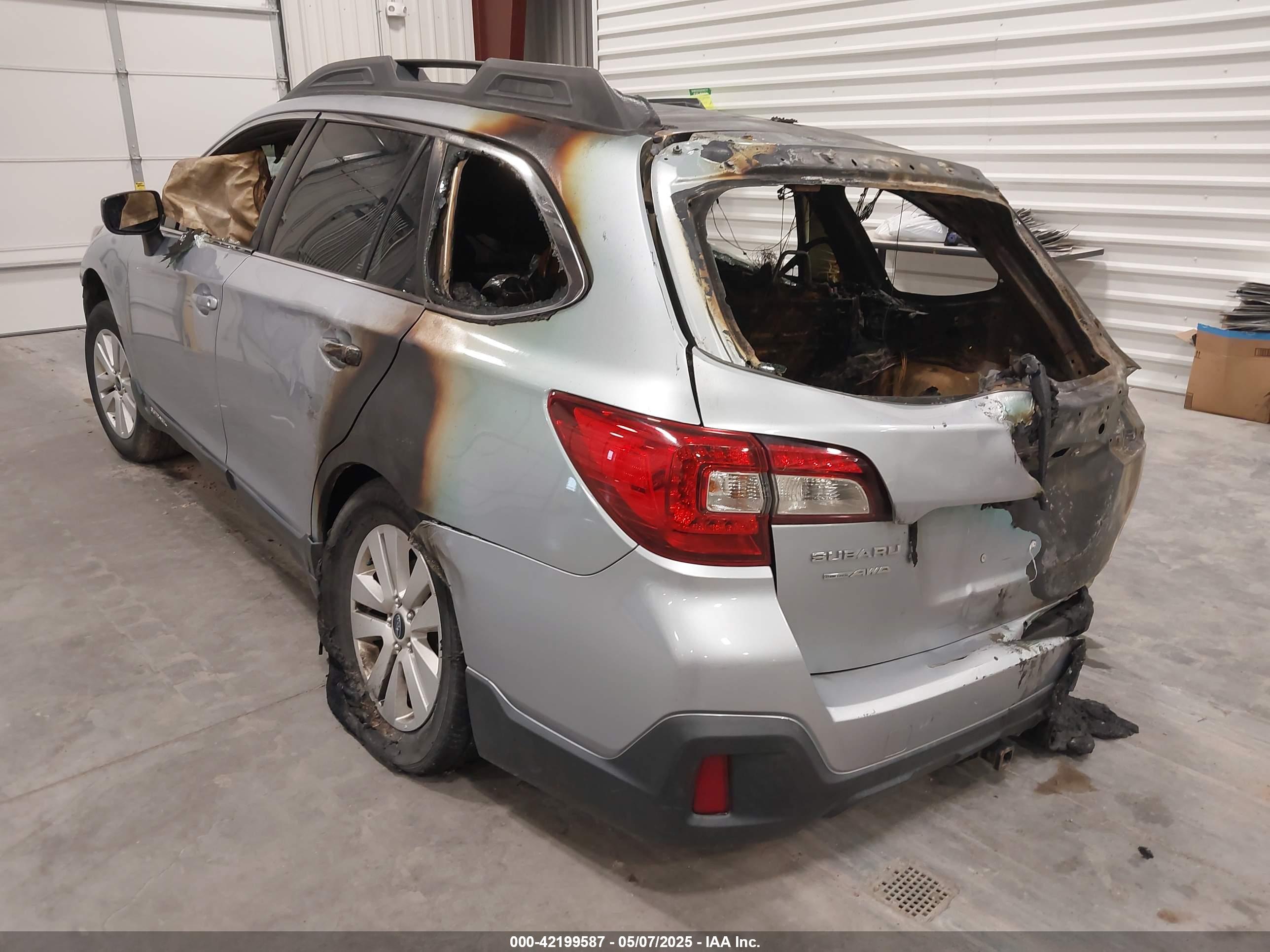 SUBARU OUTBACK image 3