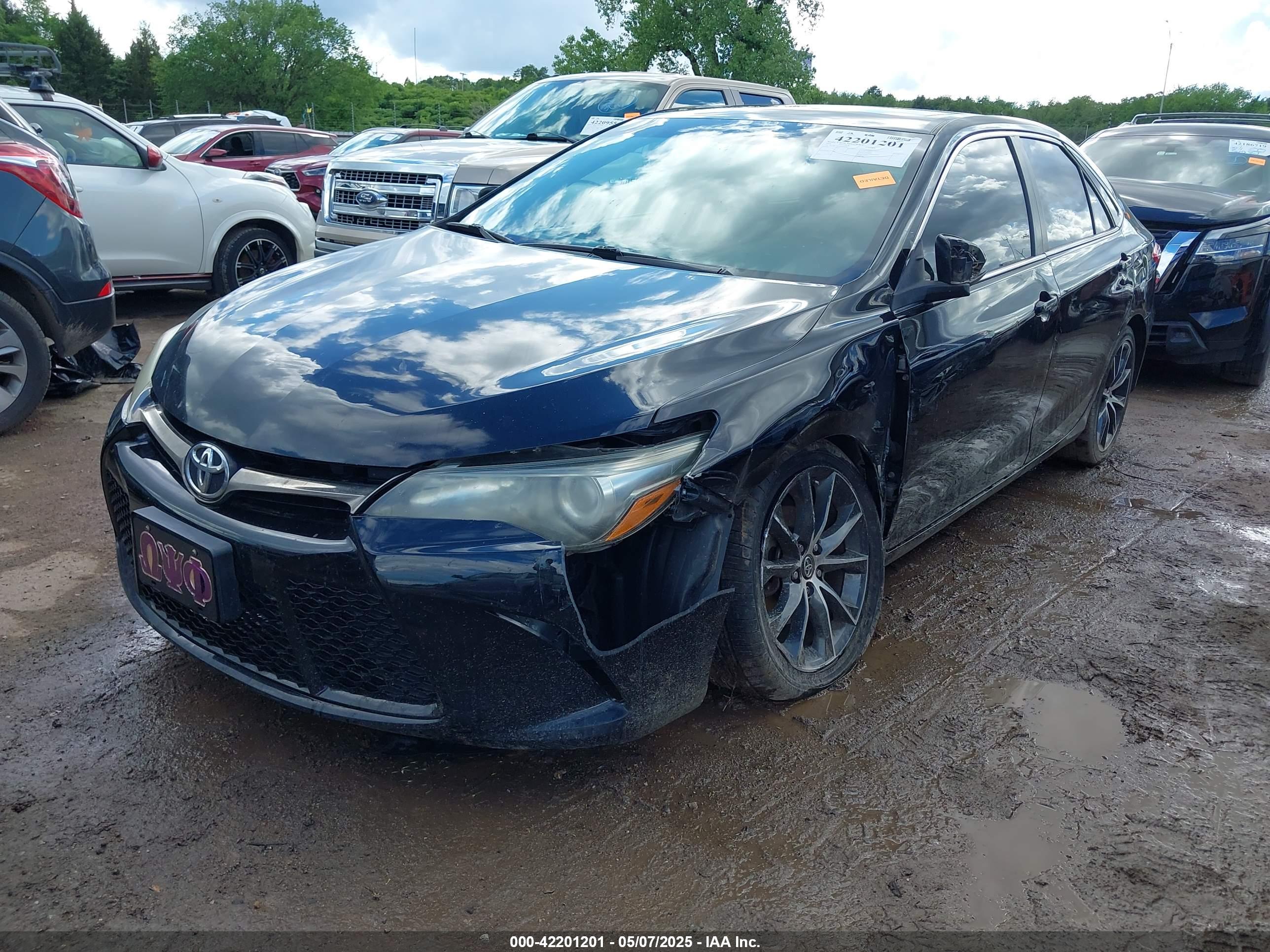 TOYOTA CAMRY image 2