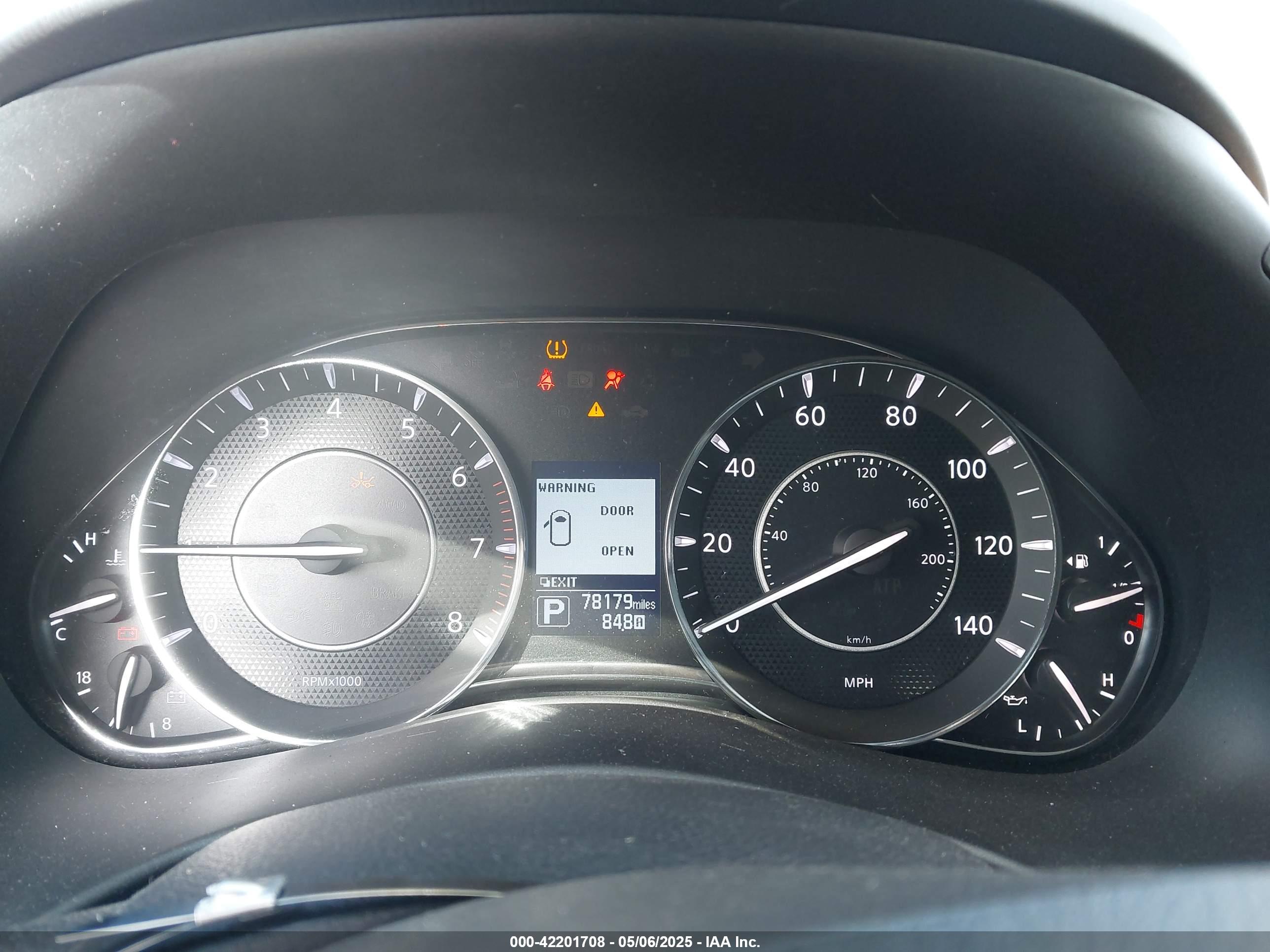 NISSAN ARMADA image 7