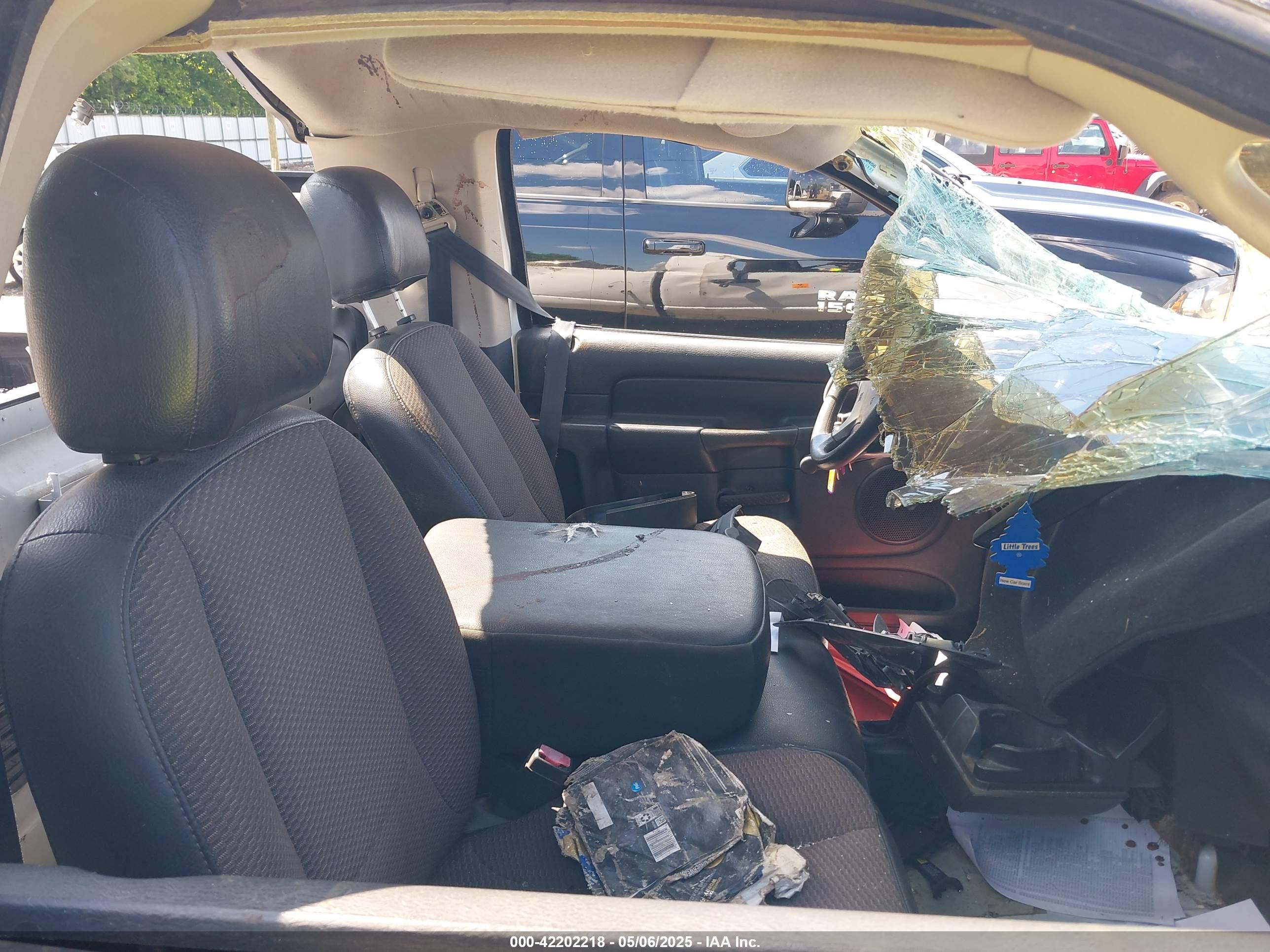 DODGE RAM image 5