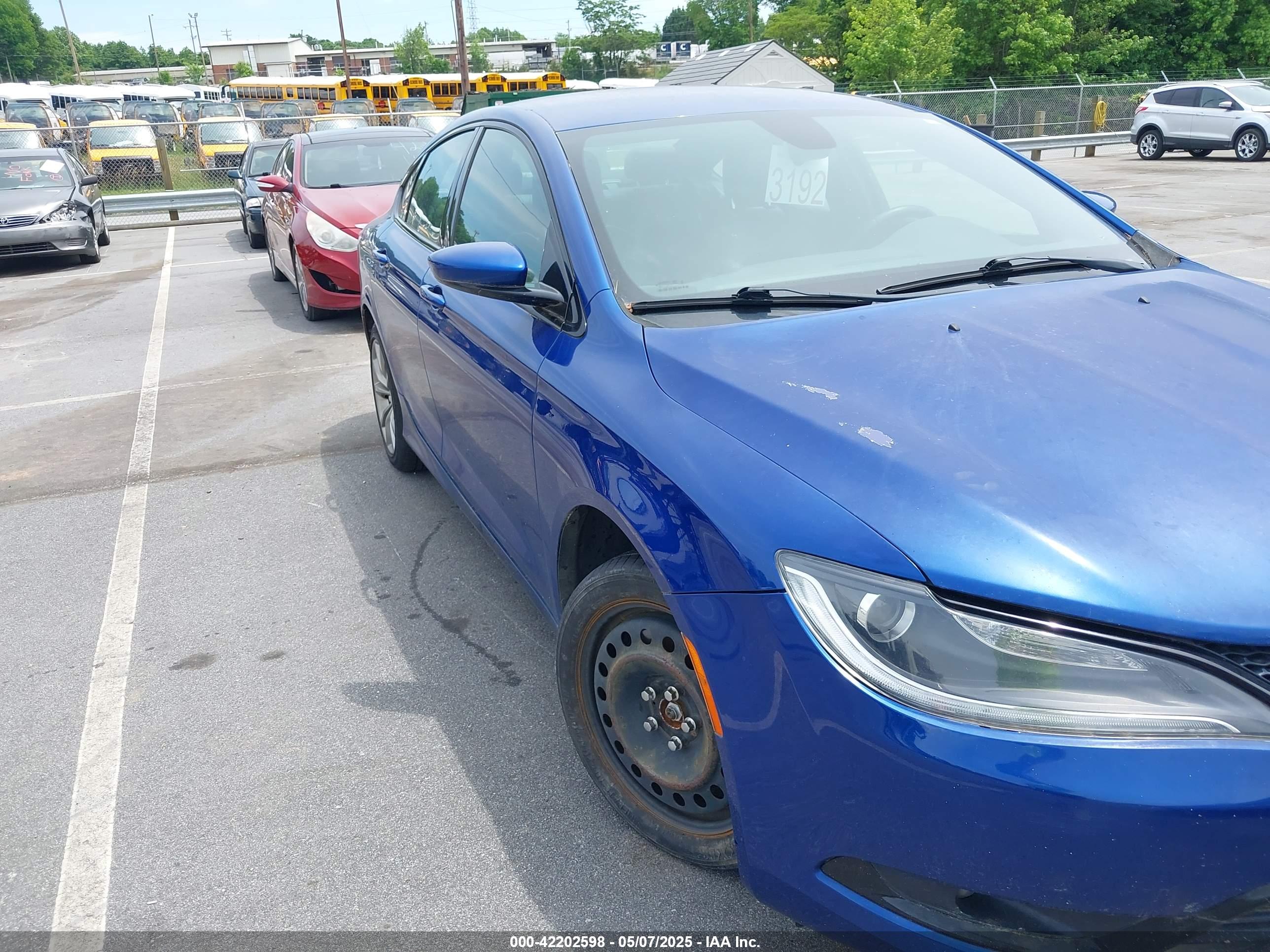 CHRYSLER 200 image 6