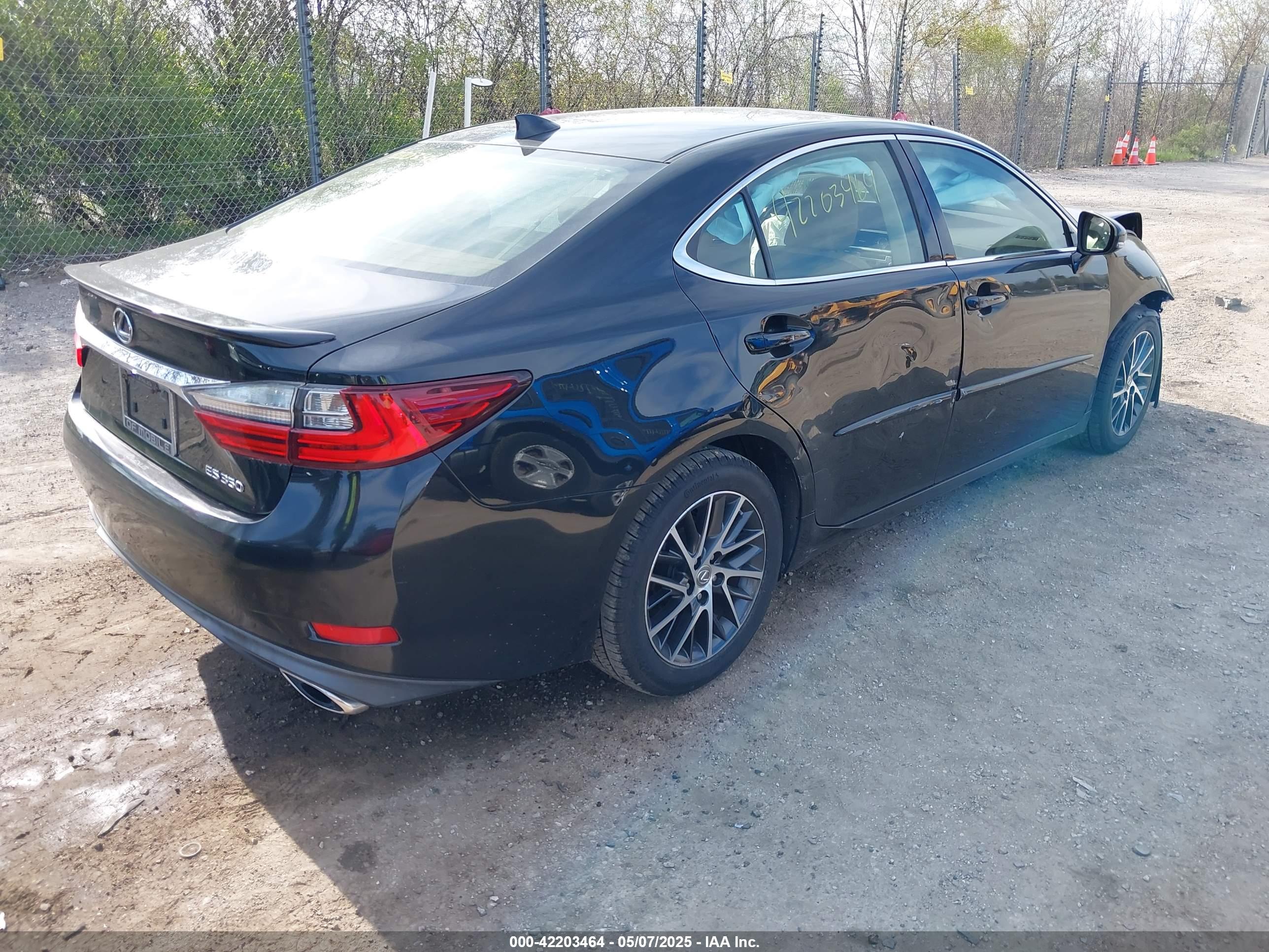LEXUS ES image 4