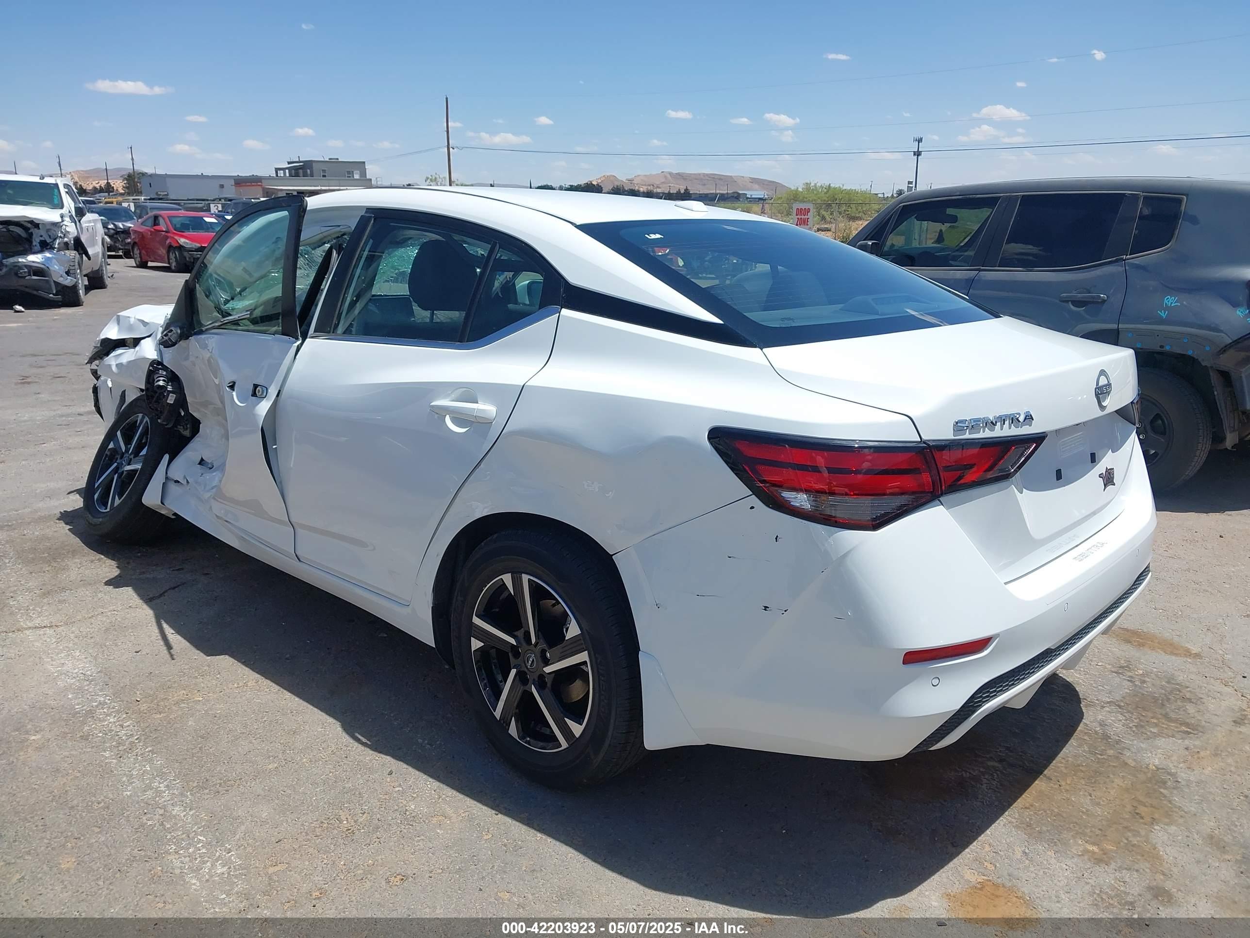 NISSAN SENTRA image 3