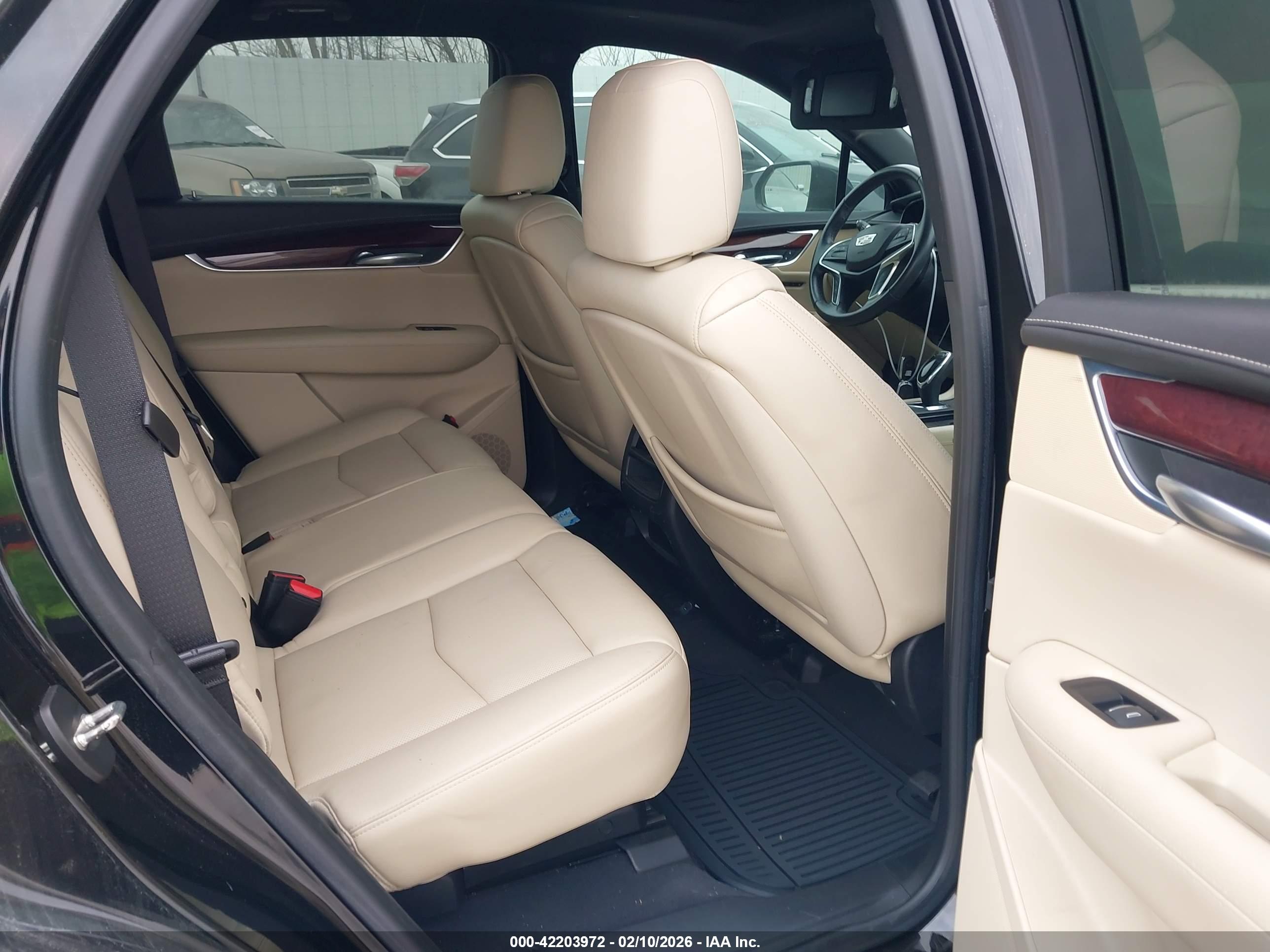 CADILLAC XT5 image 8