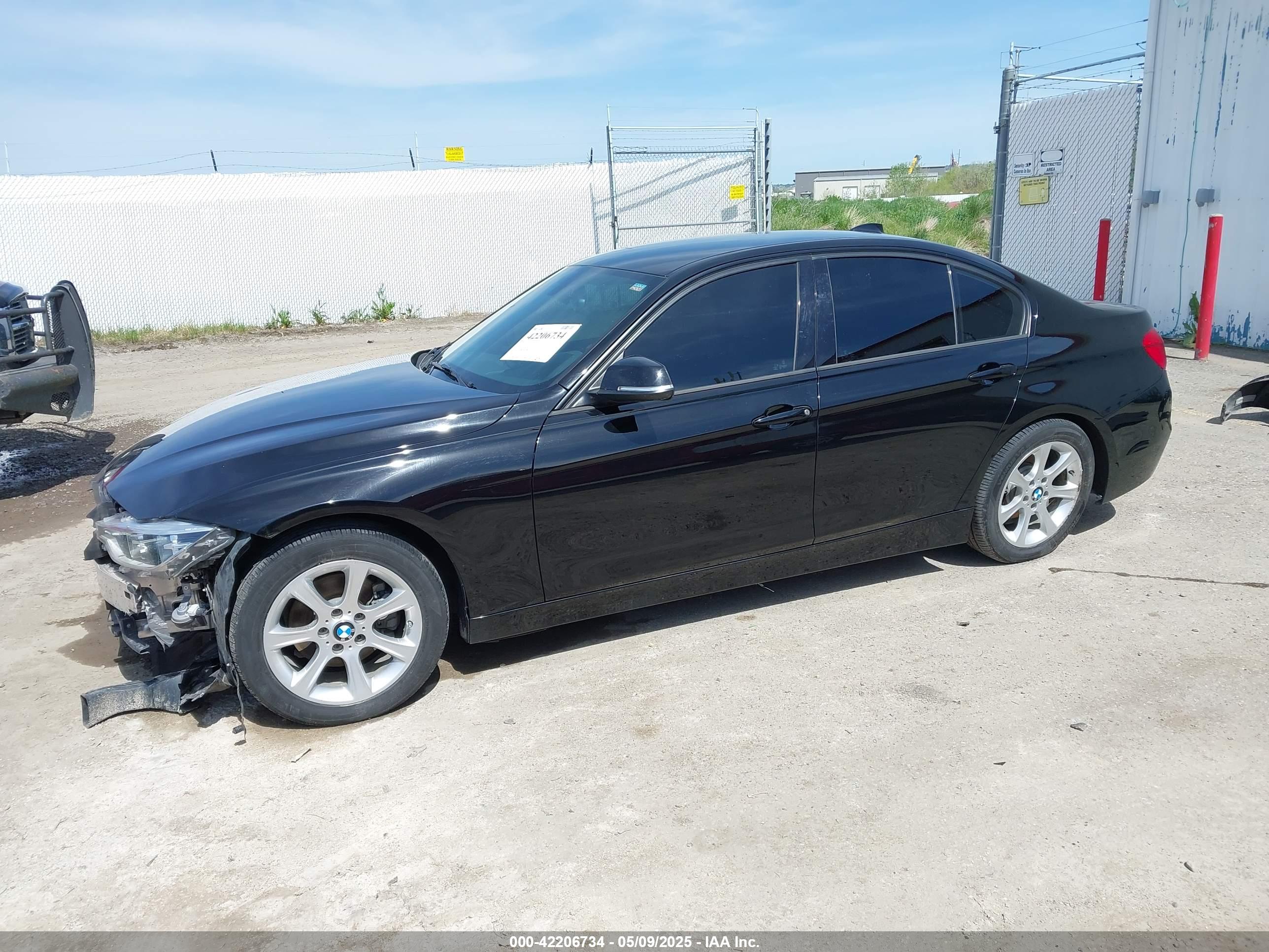 BMW 330I image 2